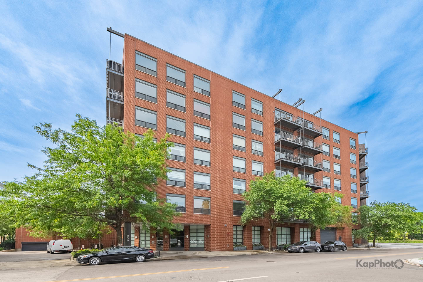 Homes for sale in Chicago, IL | 859 W Erie St, Chicago, IL 60642