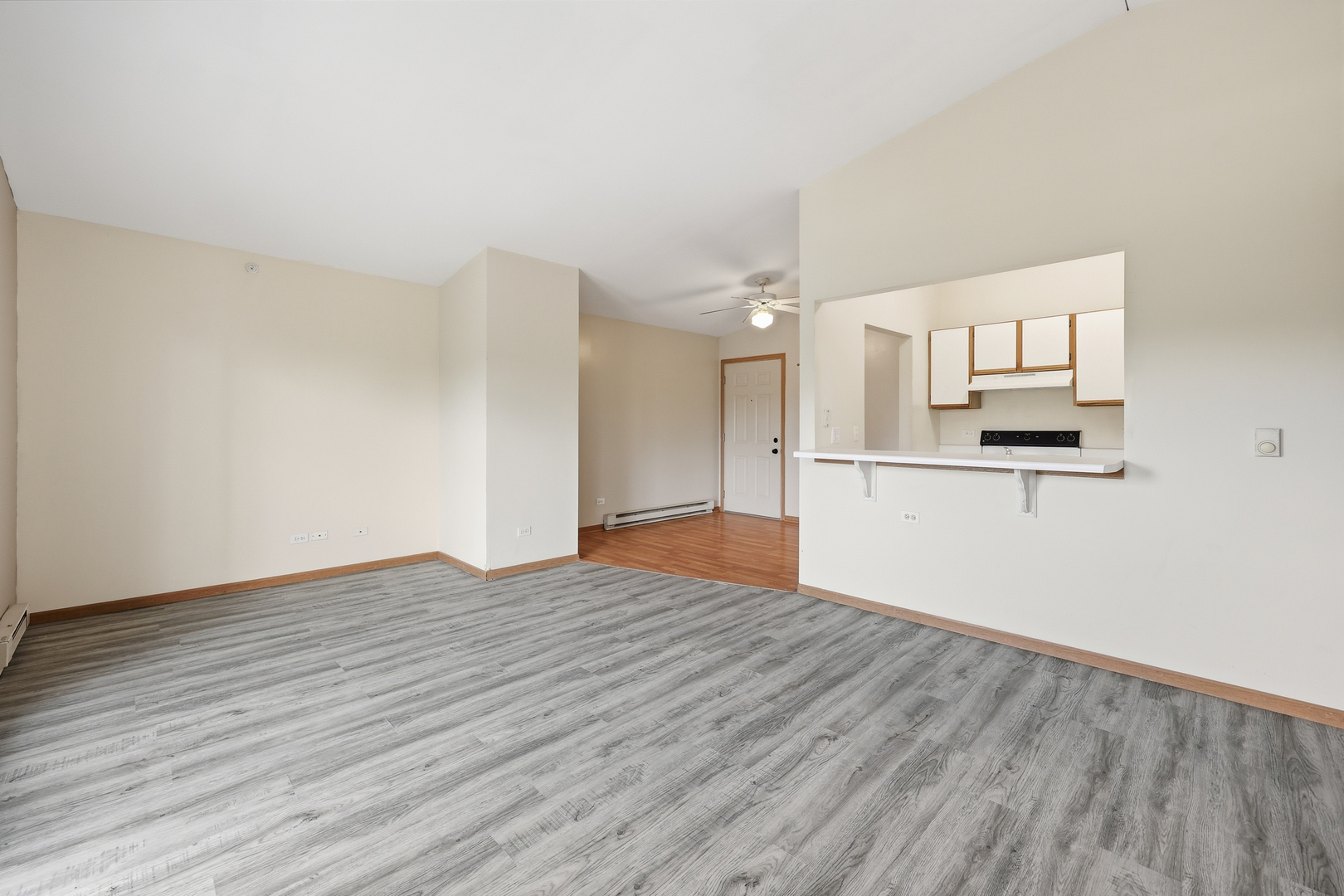 Homes for sale in Woodstock, IL | 330 Leah Ln #3B, Woodstock, IL 60098 | MLS# 12665687