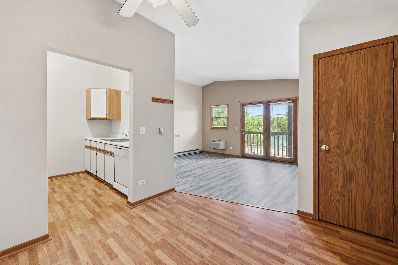 Homes for sale in Woodstock, IL | 330 Leah Ln #3B, Woodstock, IL 60098 | MLS# 12665687