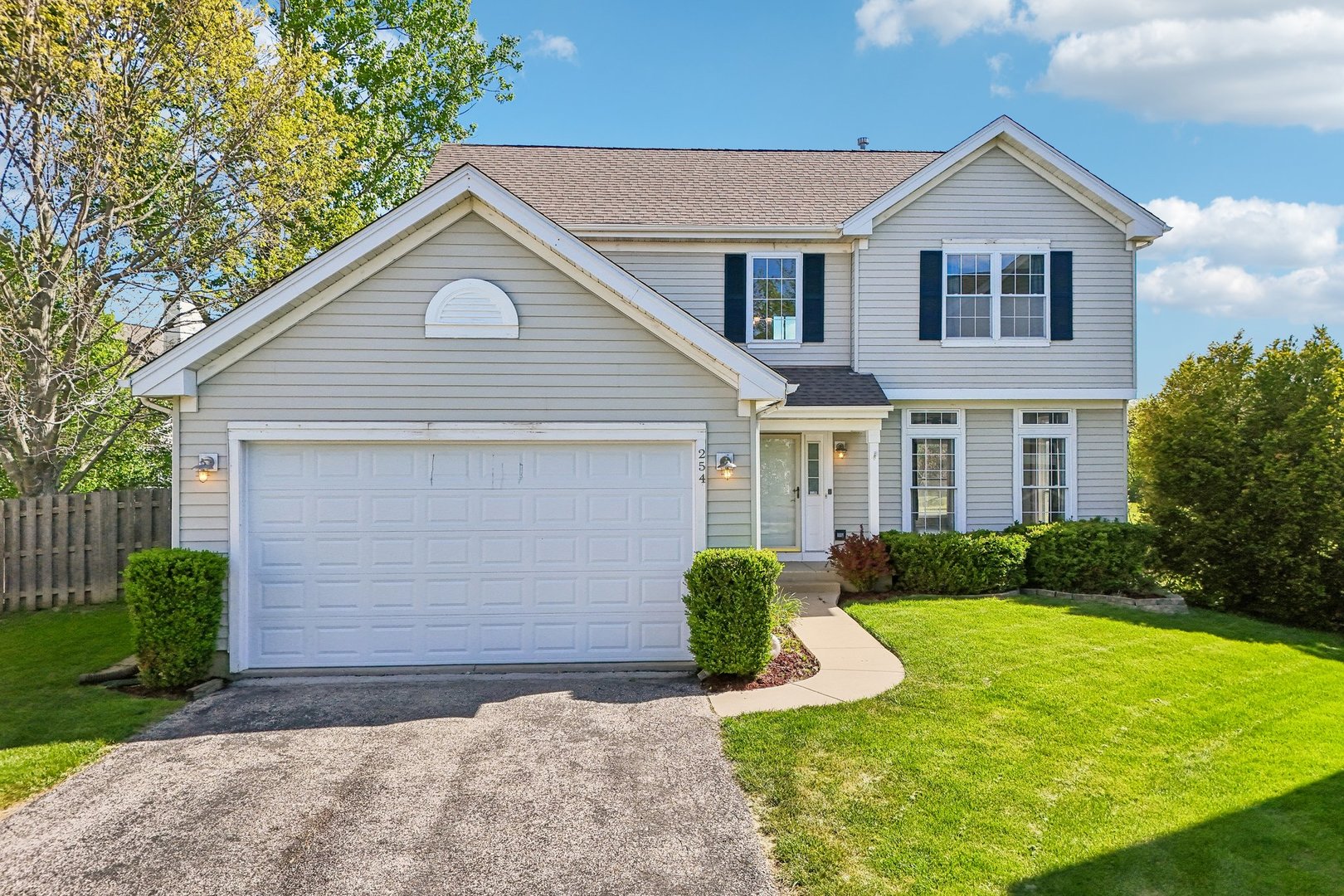 Homes for sale in Round Lake, IL | 254 W Holly Ct, Round Lake, IL 60073 | MLS# 12665714