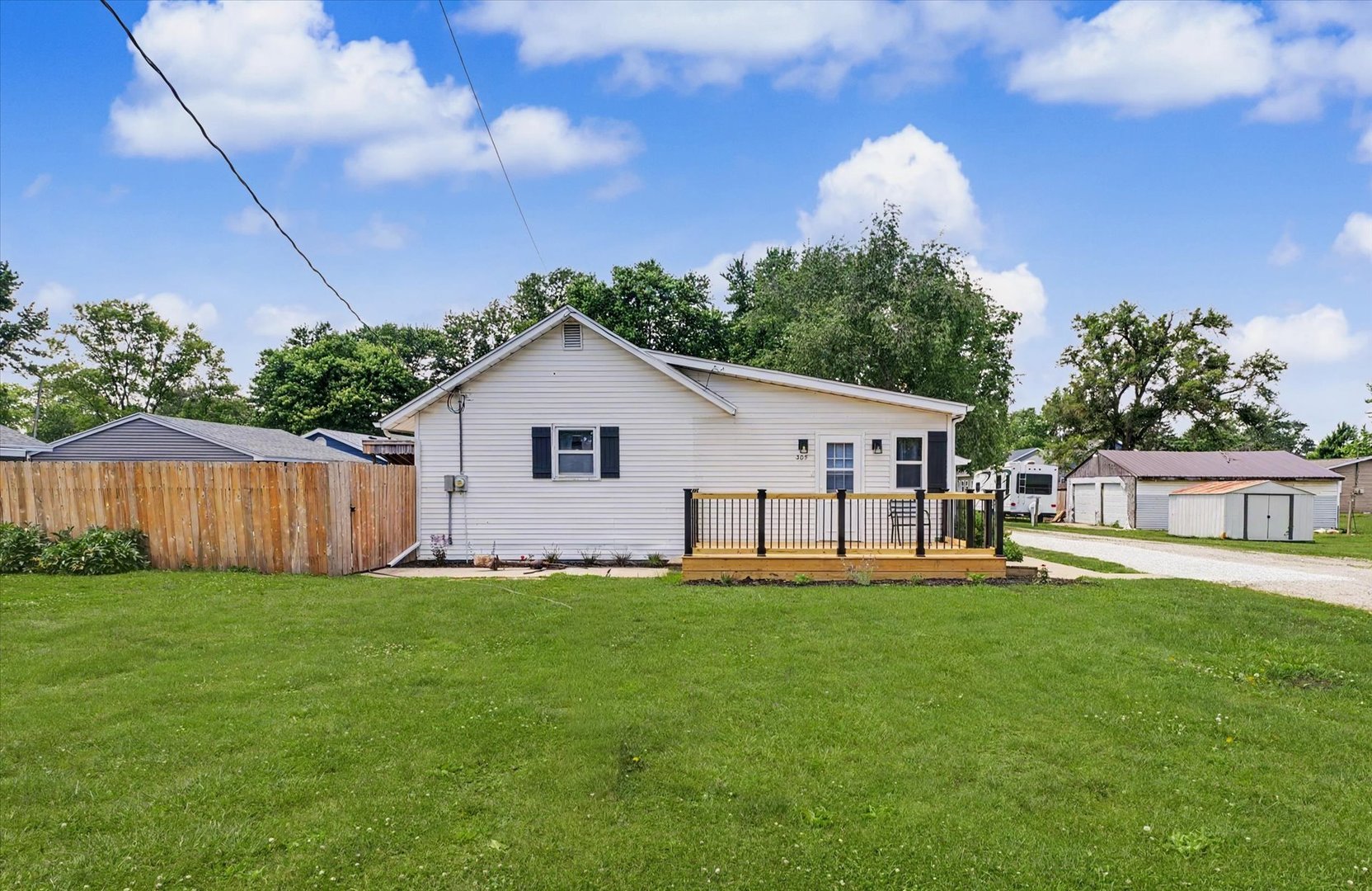 Homes for sale in Tolono, IL | 305 S 1st St, Tolono, IL 61880 | MLS# 12665779