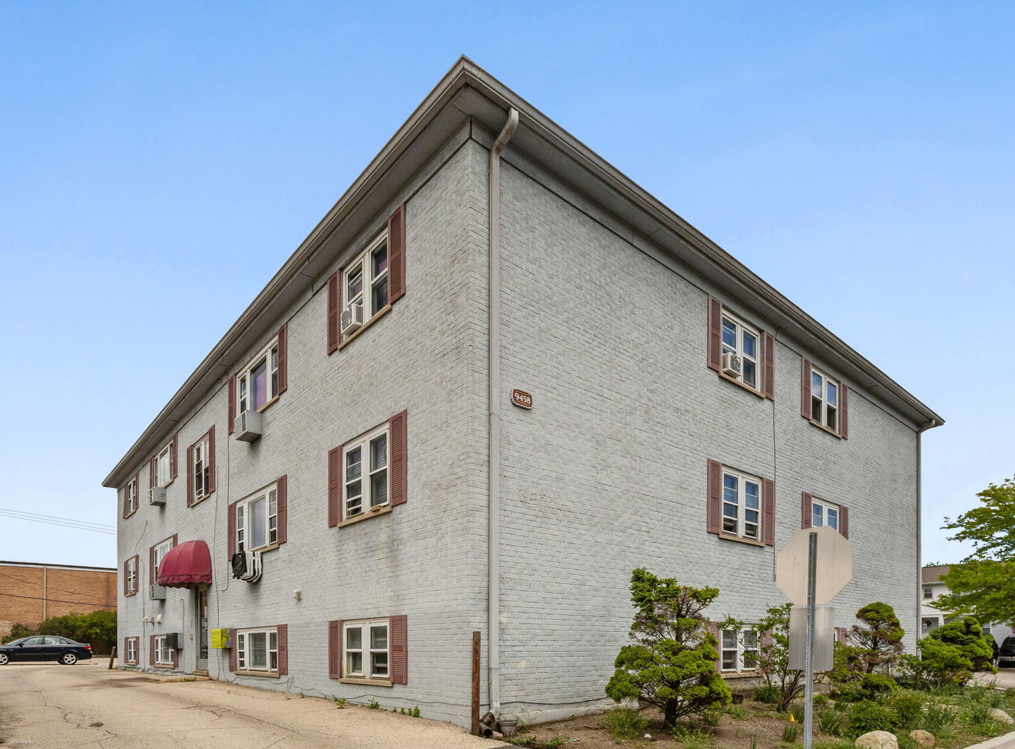 Homes for sale in Schiller Park, IL | 9458 Kelvin Ln #103, Schiller Park, IL 60176 | MLS# 12665865