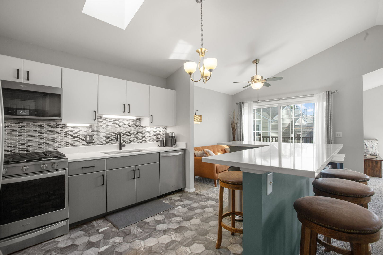 Homes for sale in Buffalo Grove, IL | 401 Le Parc Cir, Buffalo Grove, IL 60089 | MLS# 12665917
