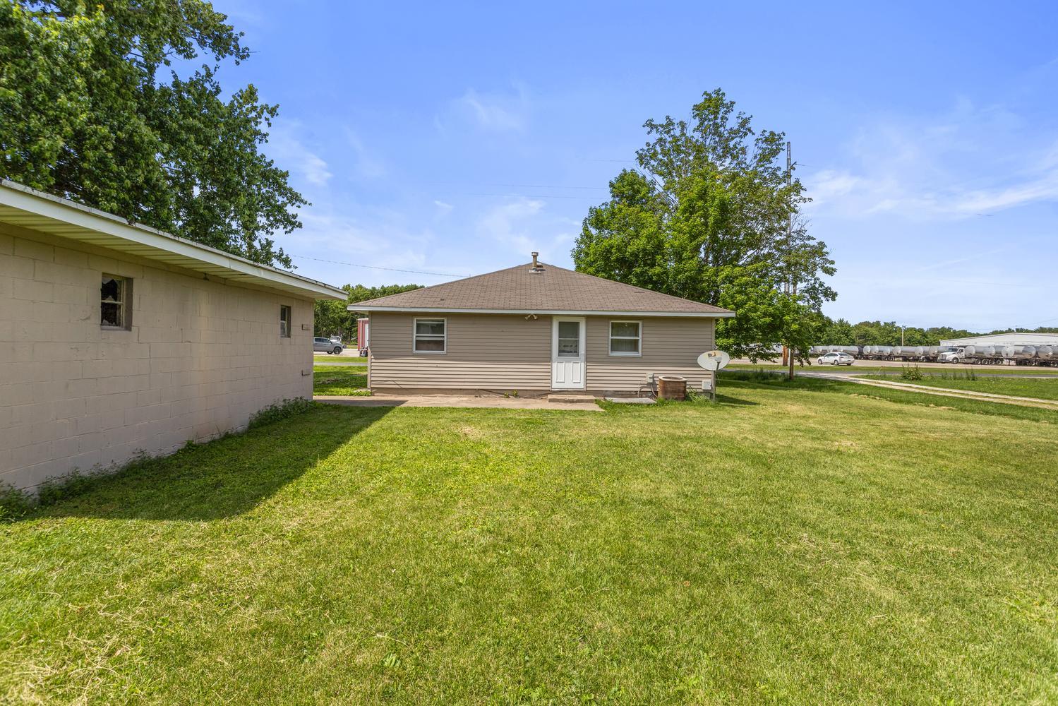 Homes for sale in Tolono, IL | 401 Woodworth Dr, Tolono, IL 61880 | MLS# 12666000