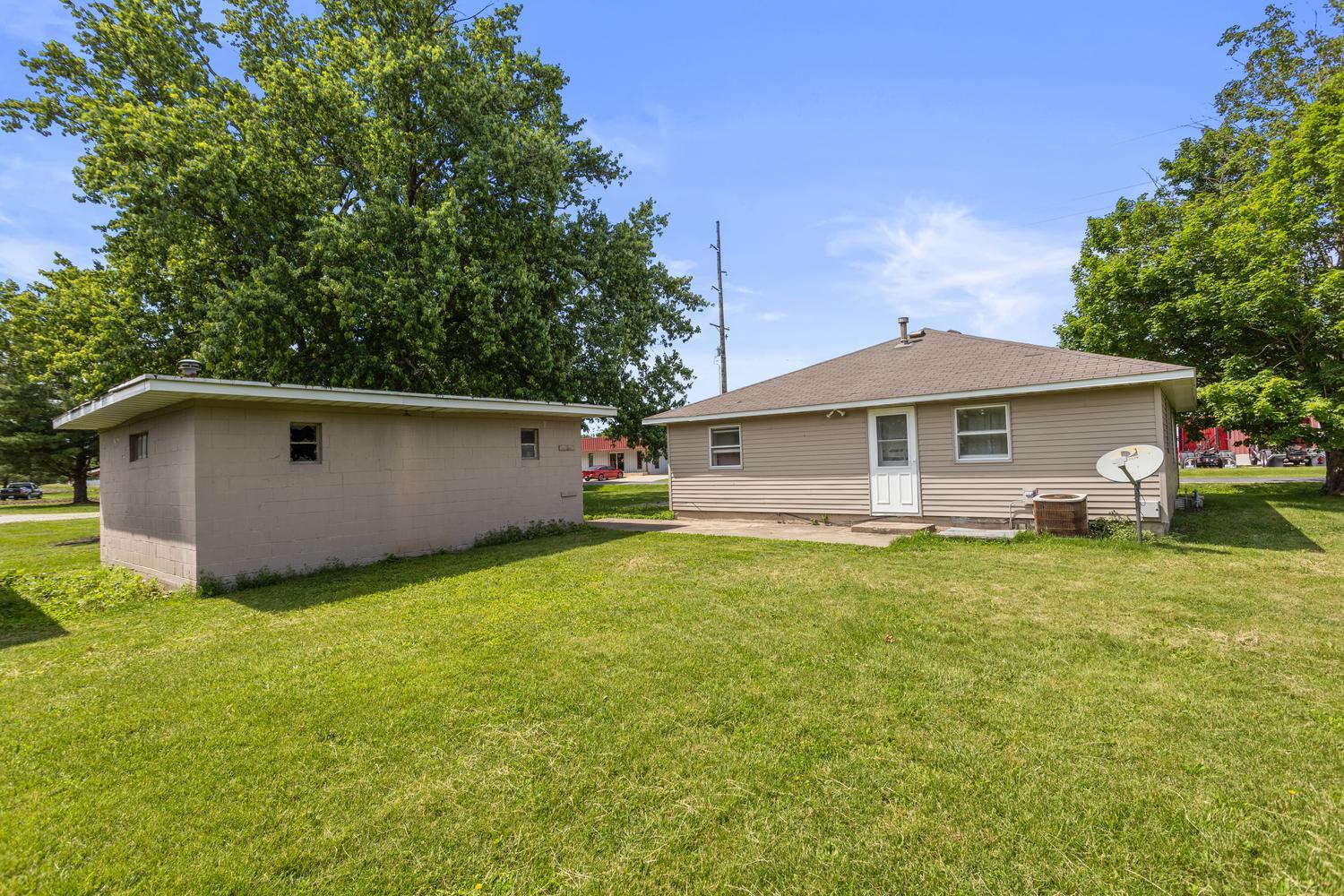 Homes for sale in Tolono, IL | 401 Woodworth Dr, Tolono, IL 61880 | MLS# 12666000