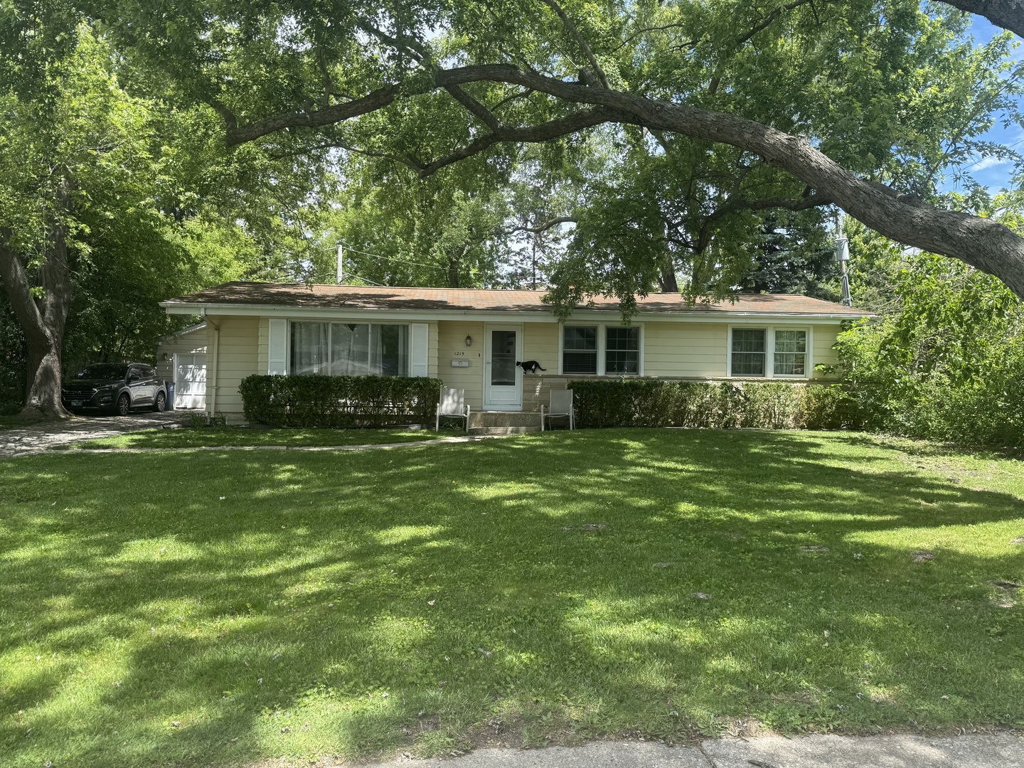 Homes for sale in Deerfield, IL | 1215 Parkside Ln, Deerfield, IL 60015 | MLS# 12666043