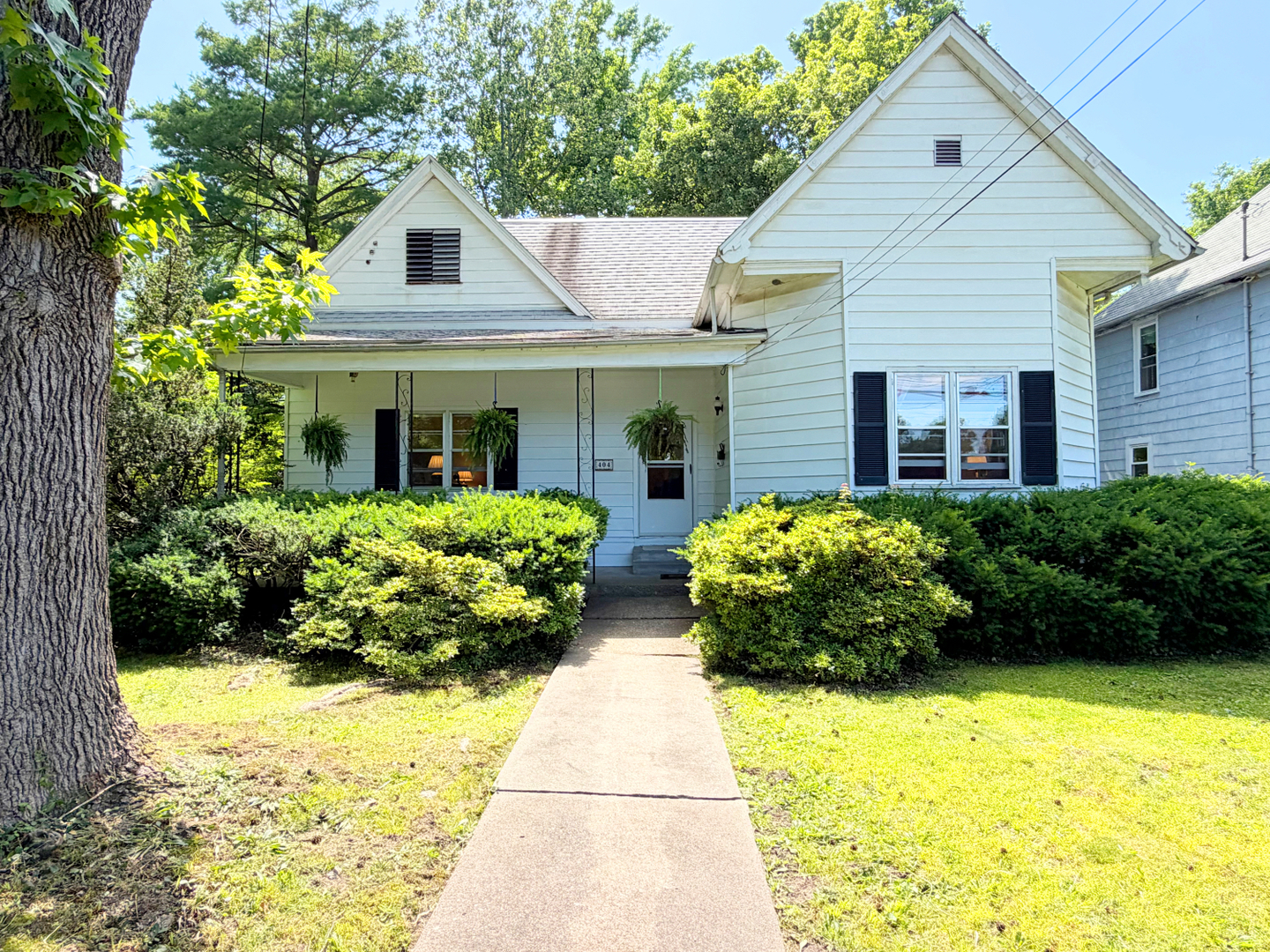 Homes for sale in Carbondale, IL | 404 N Springer St, Carbondale, IL 62901 | MLS# 12666047