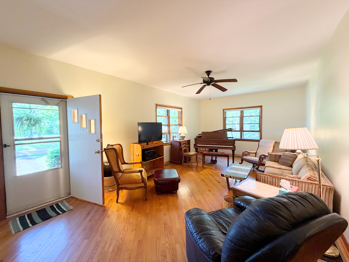 Homes for sale in Carbondale, IL | 404 N Springer St, Carbondale, IL 62901 | MLS# 12666047