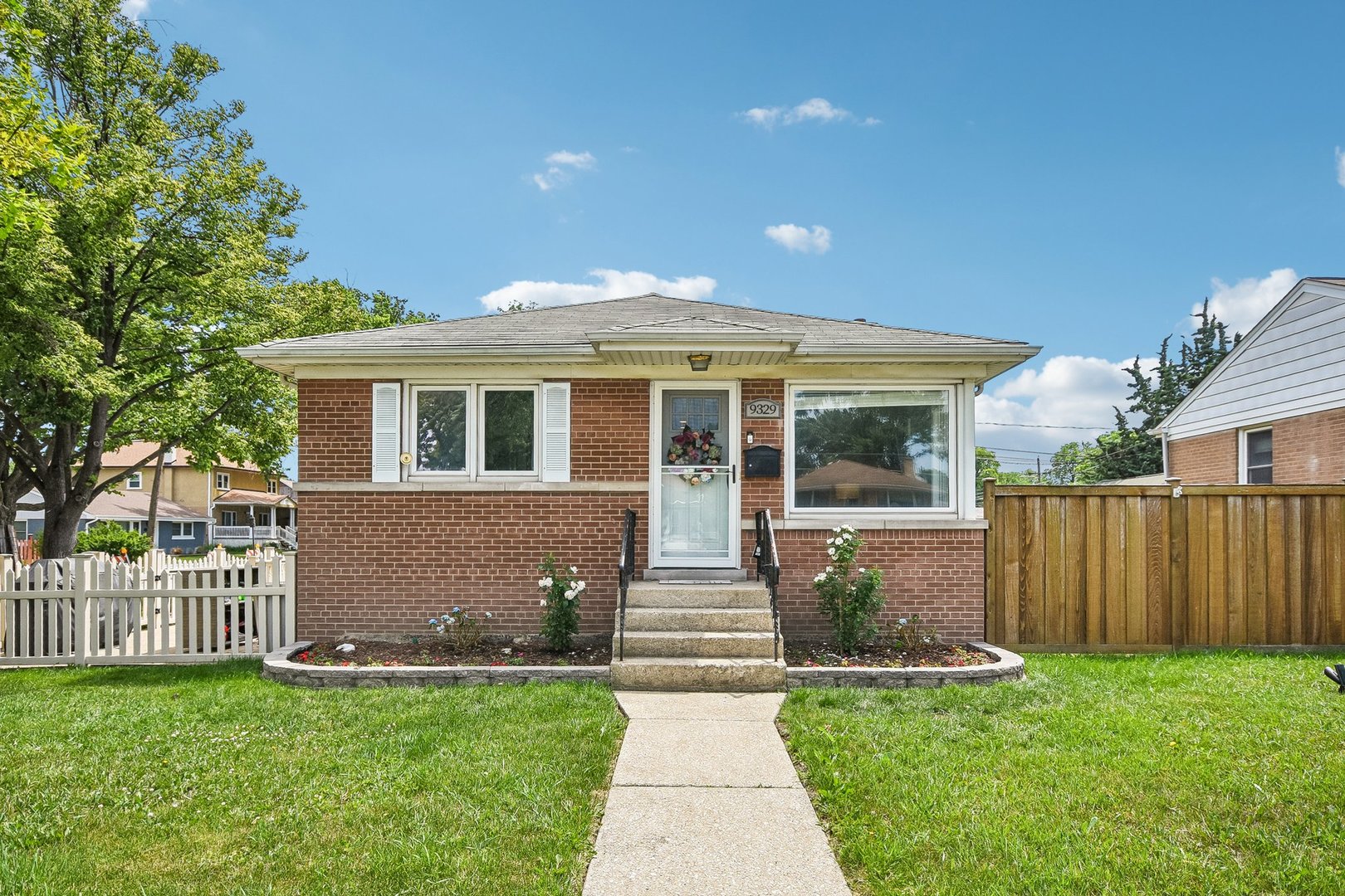 Homes for sale in Brookfield, IL | 9329 Lincoln Ave, Brookfield, IL 60513 | MLS# 12666066