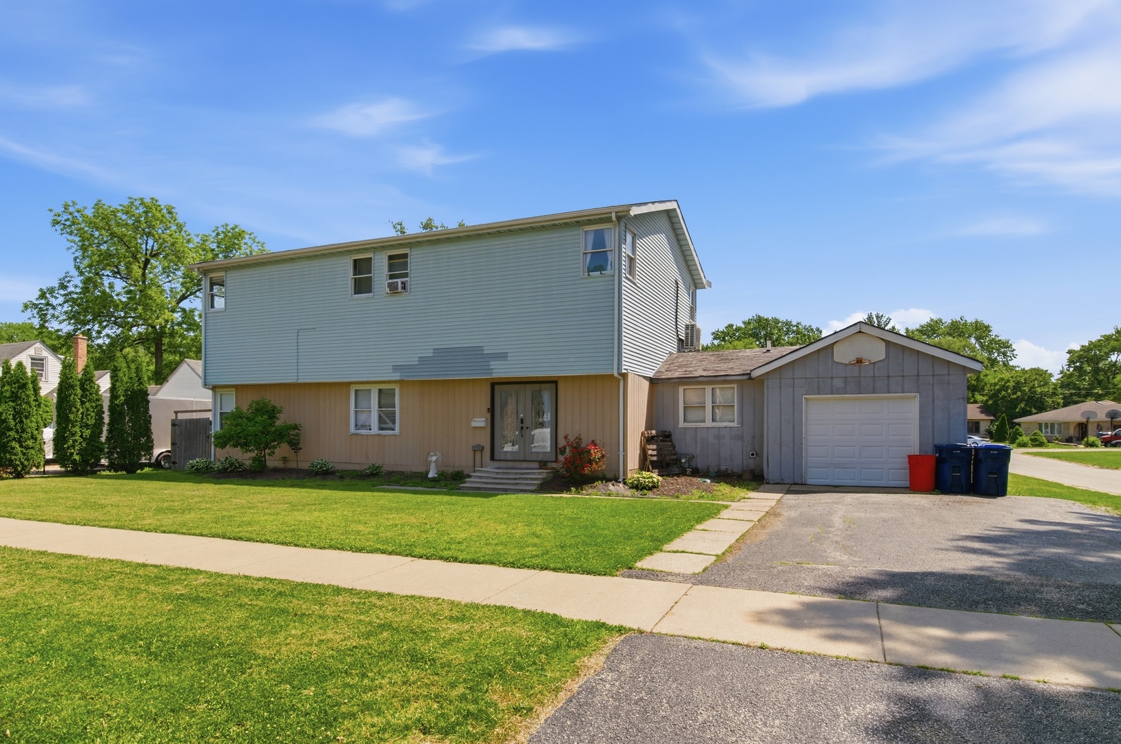 Homes for sale in Worth, IL | 11325 S Oak Park Ave, Worth, IL 60482 | MLS# 12666123