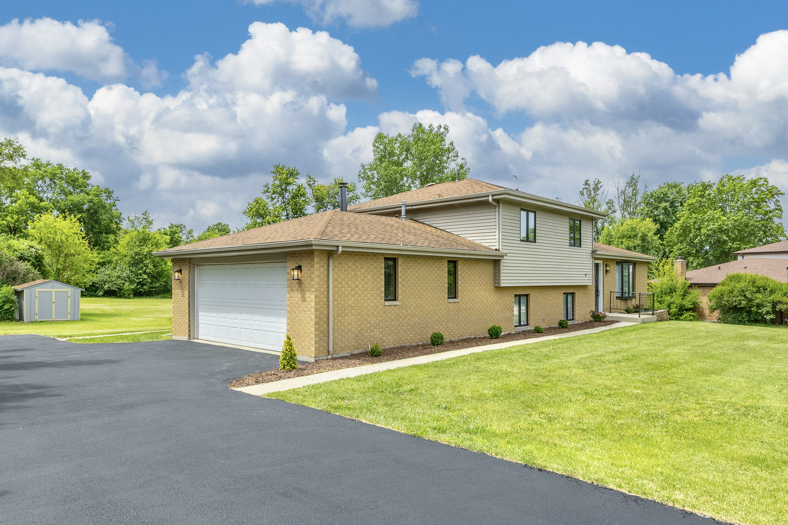 Homes for sale in Homer Glen, IL | 13429 W Glen Entrance Dr, Homer Glen, IL 60491 | MLS# 12666137