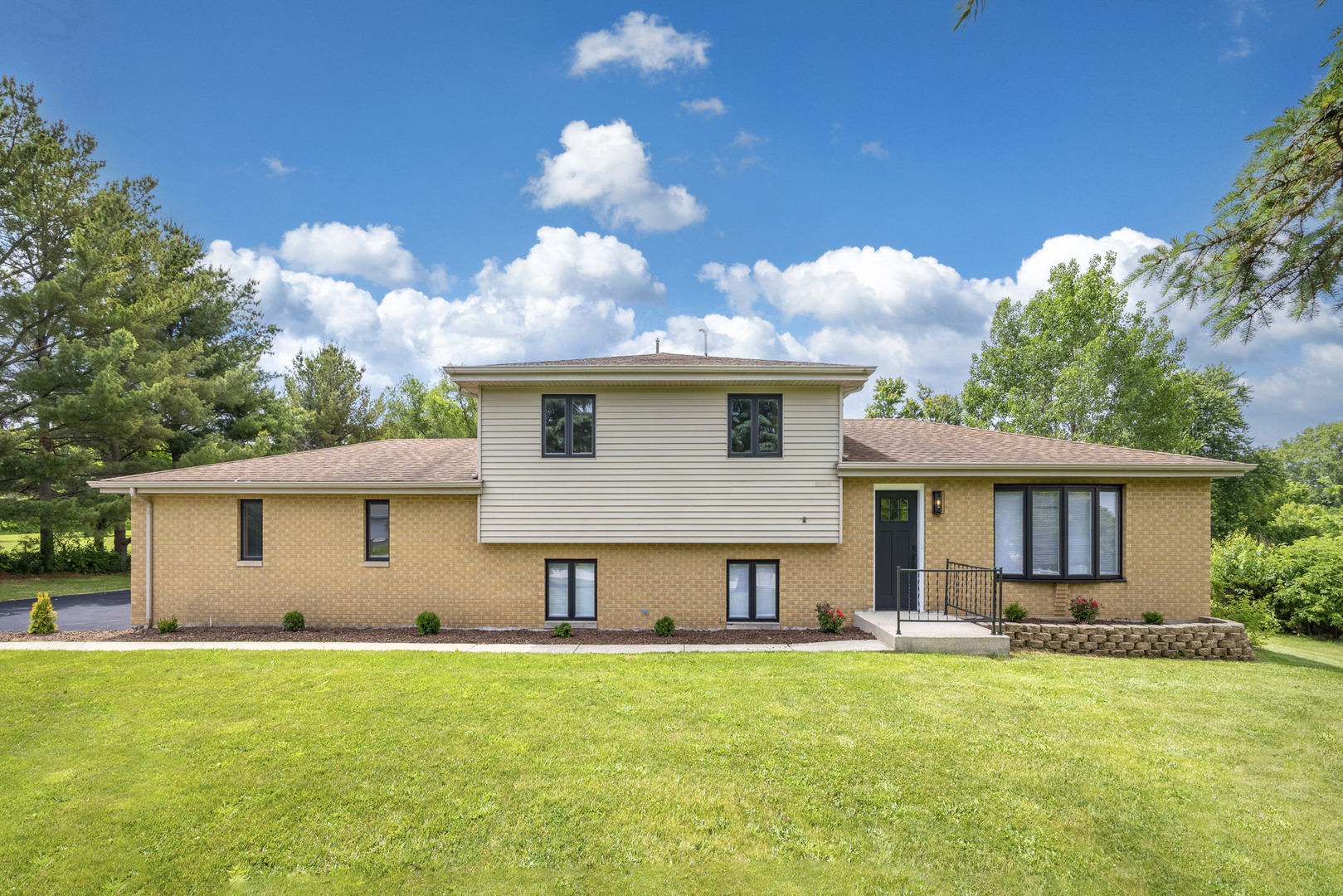 Homes for sale in Homer Glen, IL | 13429 W Glen Entrance Dr, Homer Glen, IL 60491 | MLS# 12666137