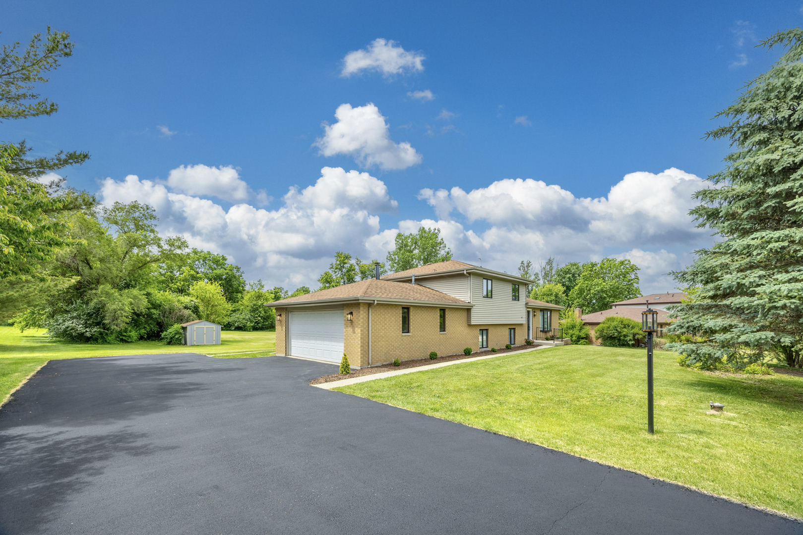 Homes for sale in Homer Glen, IL | 13429 W Glen Entrance Dr, Homer Glen, IL 60491 | MLS# 12666137