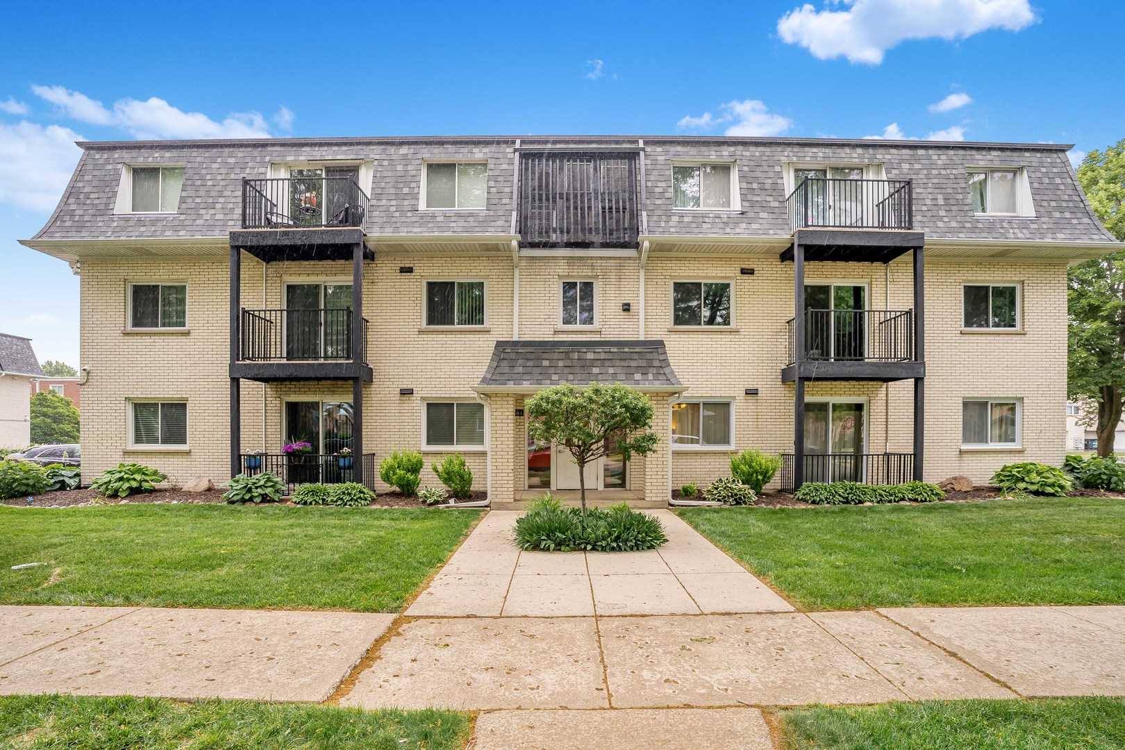 Homes for sale in Oak Lawn, IL | 9661 S Karlov Ave #102, Oak Lawn, IL 60453 | MLS# 12666164