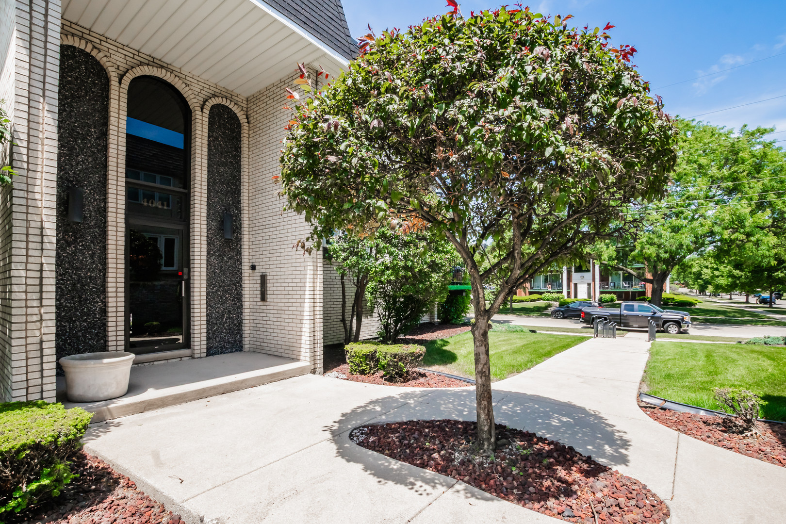Homes for sale in Oak Lawn, IL | 4041 W 97th St #2N, Oak Lawn, IL 60453 | MLS# 12666169