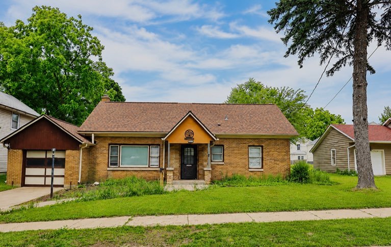 1st image of 828 2nd Ave, Aurora, IL 60505 | MLS# 12666335
