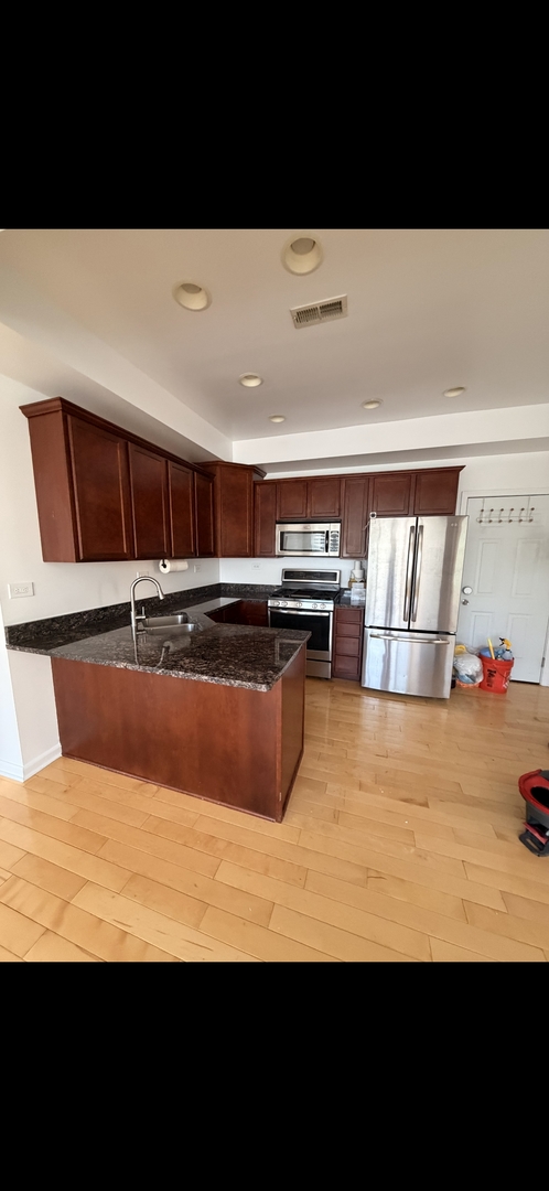 Homes for sale in Chicago, IL | 4944 N Kimball Ave #3E, Chicago, IL 60625 | MLS# 12666374