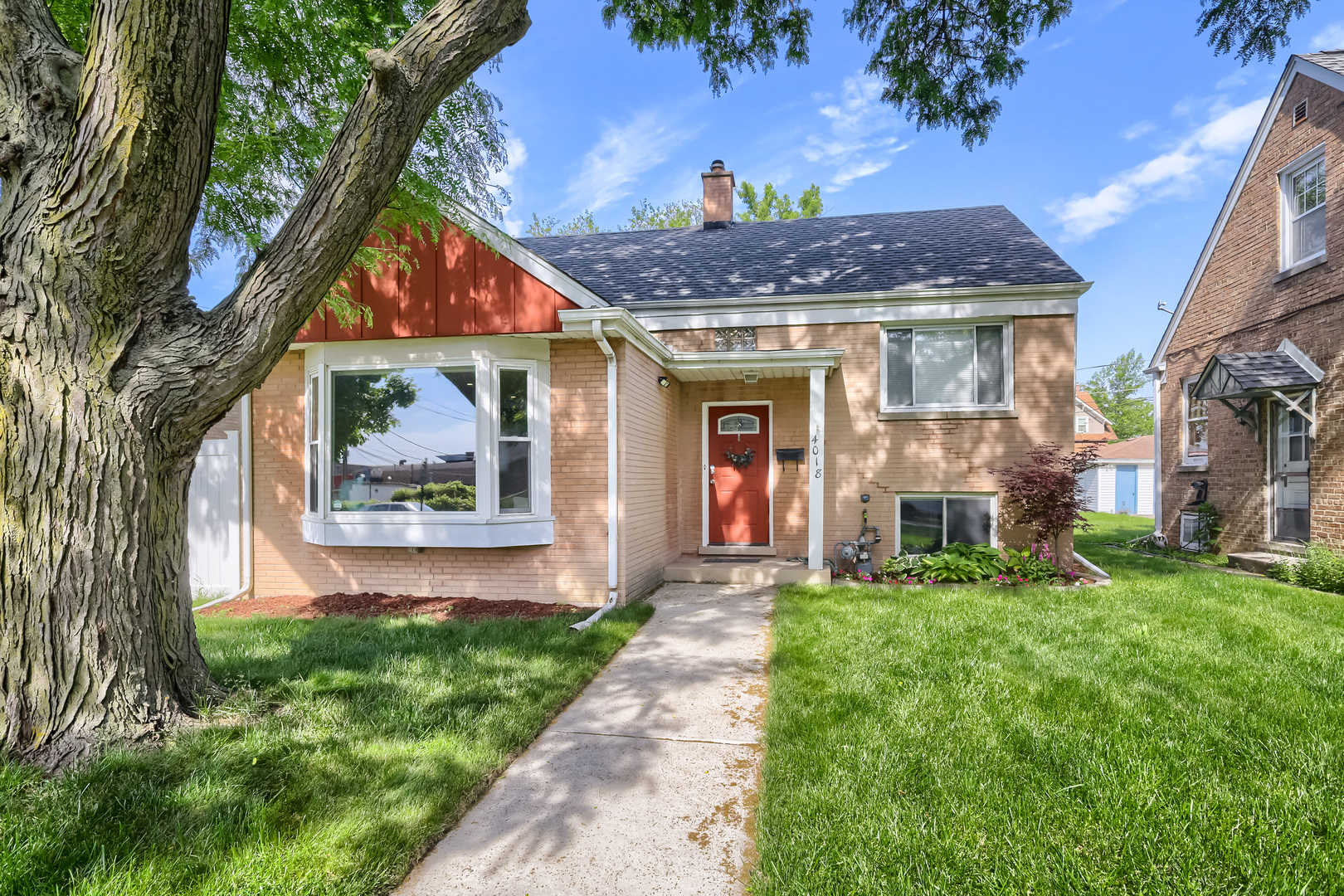 Homes for sale in Brookfield, IL | 4018 Deyo Ave, Brookfield, IL 60513 | MLS# 12666442