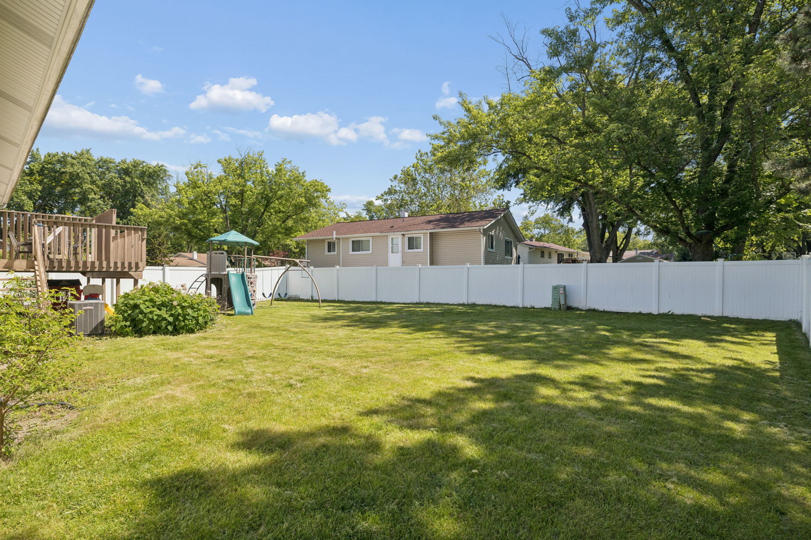Homes for sale in Woodridge, IL | 7025 Roberts Dr, Woodridge, IL 60517 | MLS# 12666475