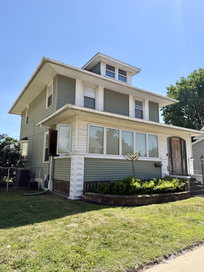 Homes for sale in Fulton, IL | 704 14th Ave, Fulton, IL 61252 | MLS# 12666515