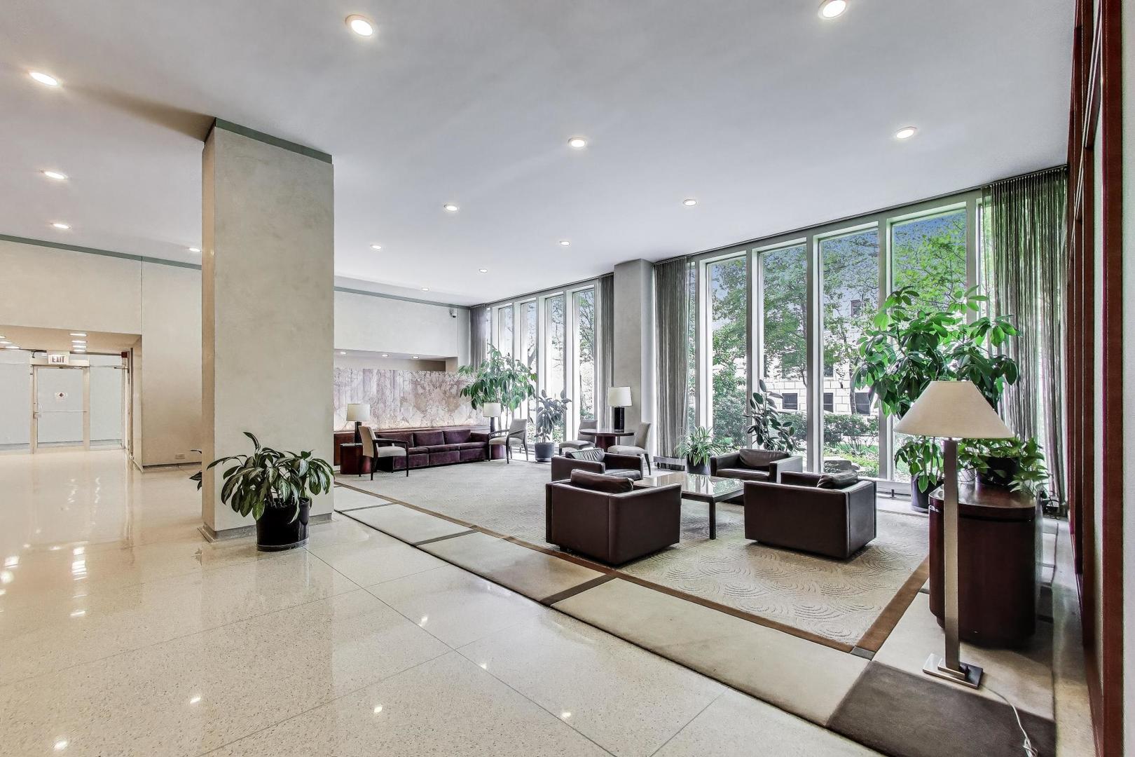 Homes for sale in Chicago, IL | 3550 N Lake Shore Dr, Chicago, IL 60657