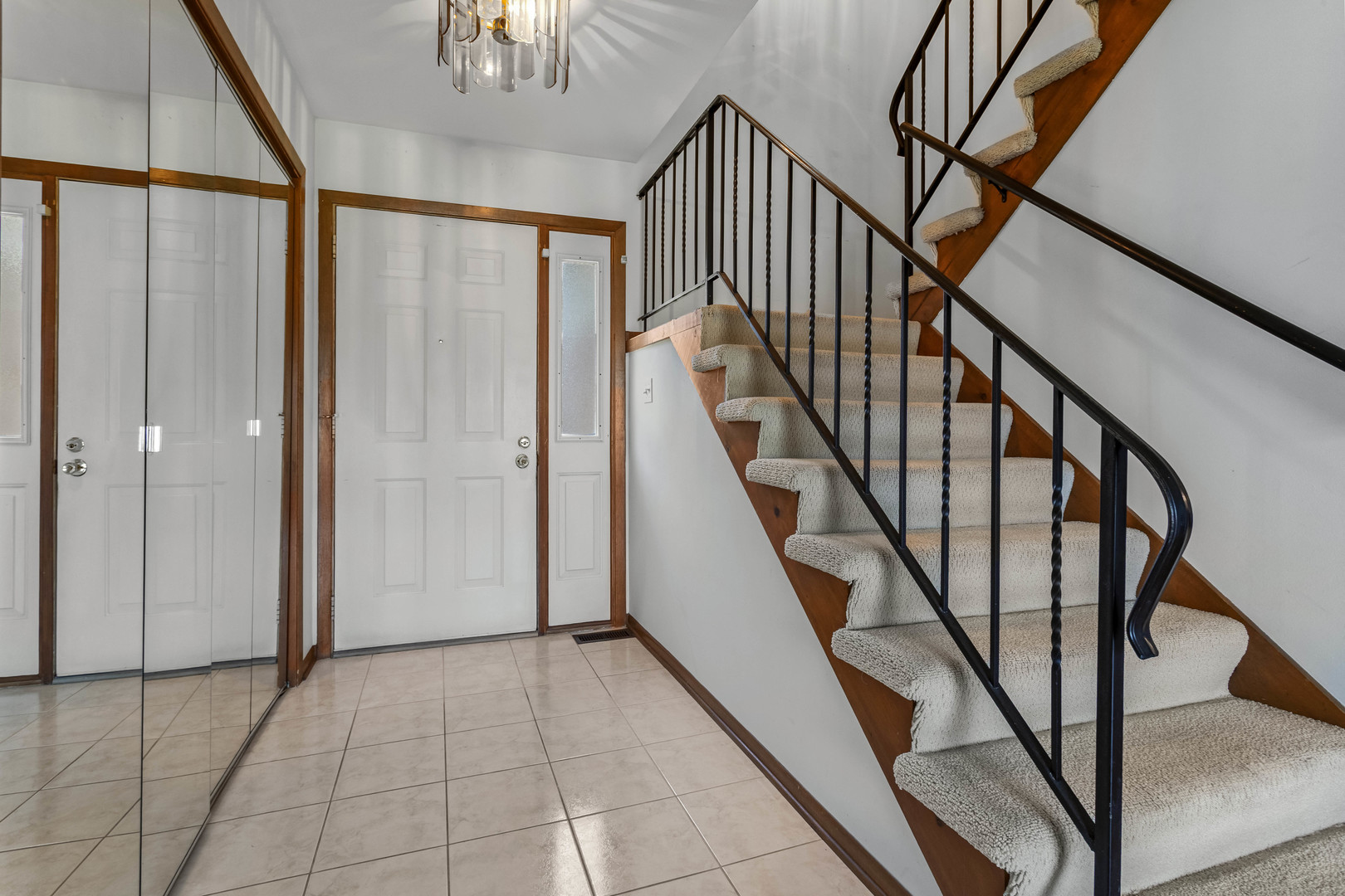 Homes for sale in Palos Hills, IL | 10404 Sheffield Dr, Palos Hills, IL 60465 | MLS# 12666583
