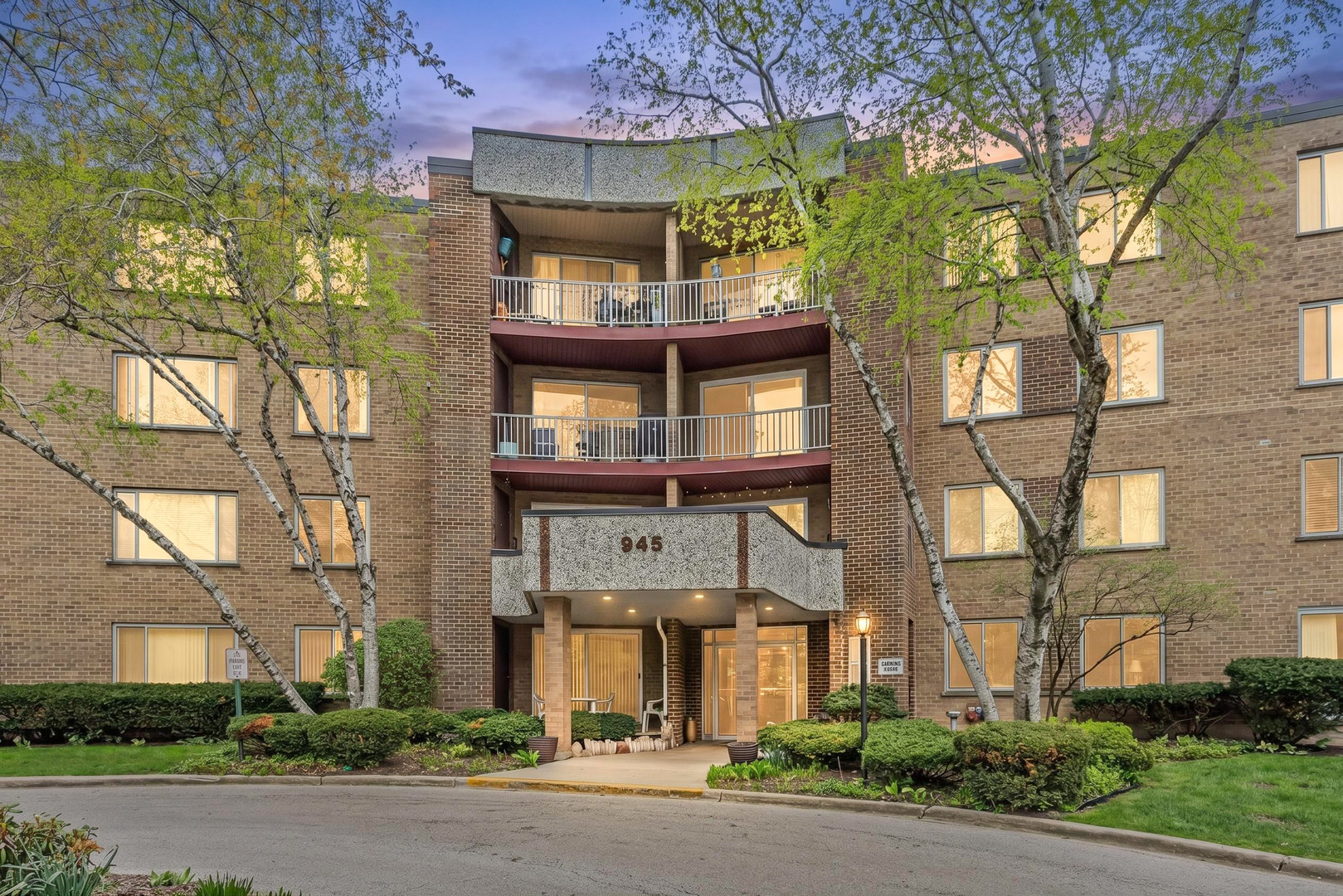 Homes for sale in Palatine, IL | 945 E Kenilworth Ave #423, Palatine, IL 60074 | MLS# 12666907