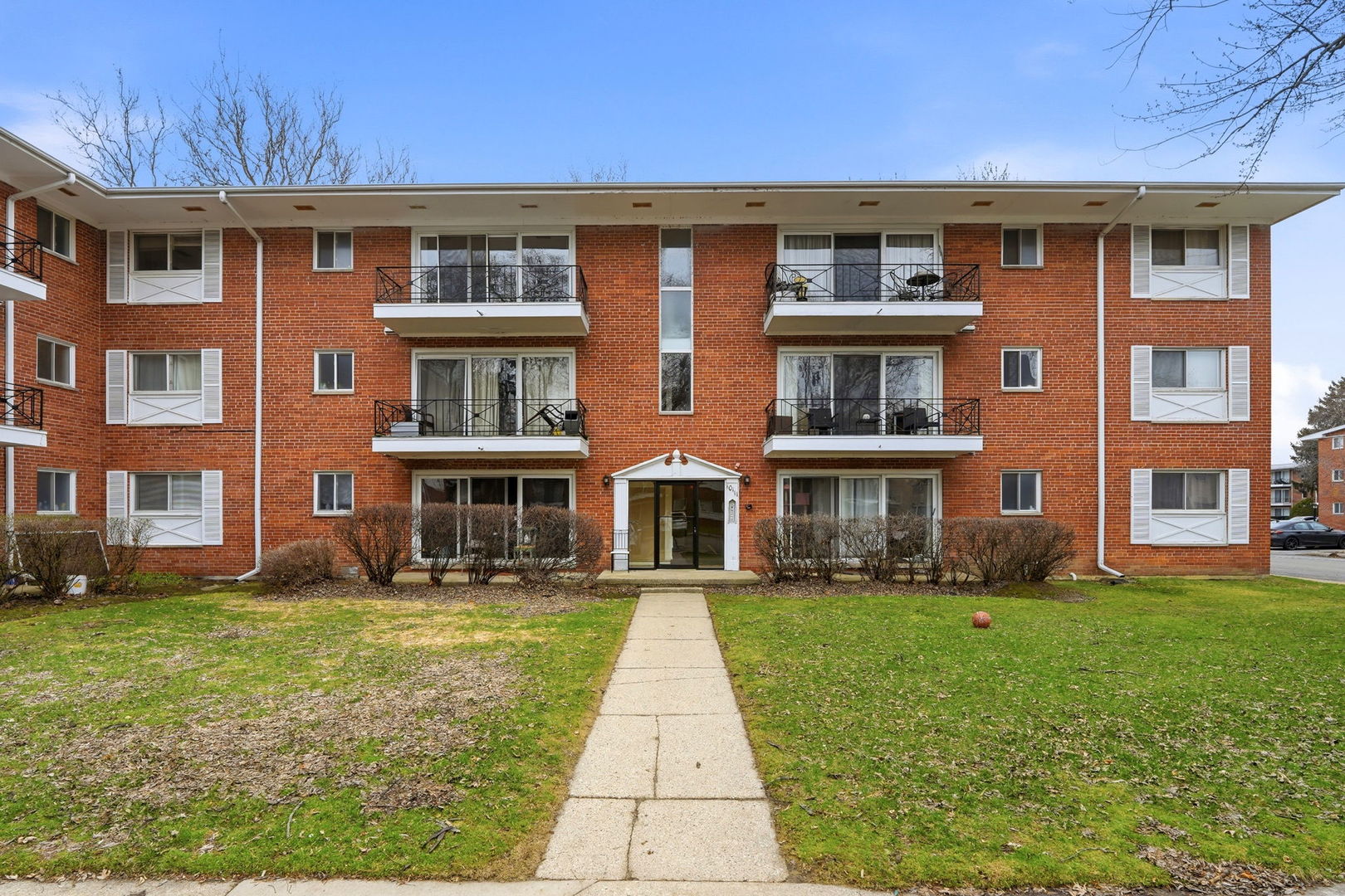 Homes for sale in Skokie, IL | 10111 Old Orchard Ct #304, Skokie, IL 60076 | MLS# 12666977