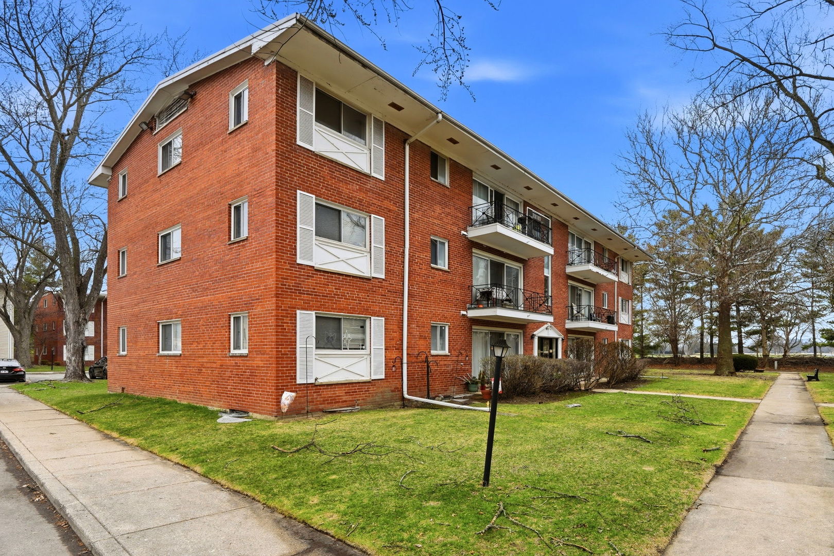 Homes for sale in Skokie, IL | 10111 Old Orchard Ct #304, Skokie, IL 60076 | MLS# 12666977