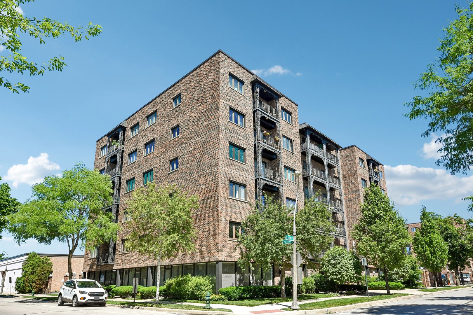 Homes for sale in River Forest, IL | 414 Clinton Pl #502, River Forest, IL 60305 | MLS# 12667132