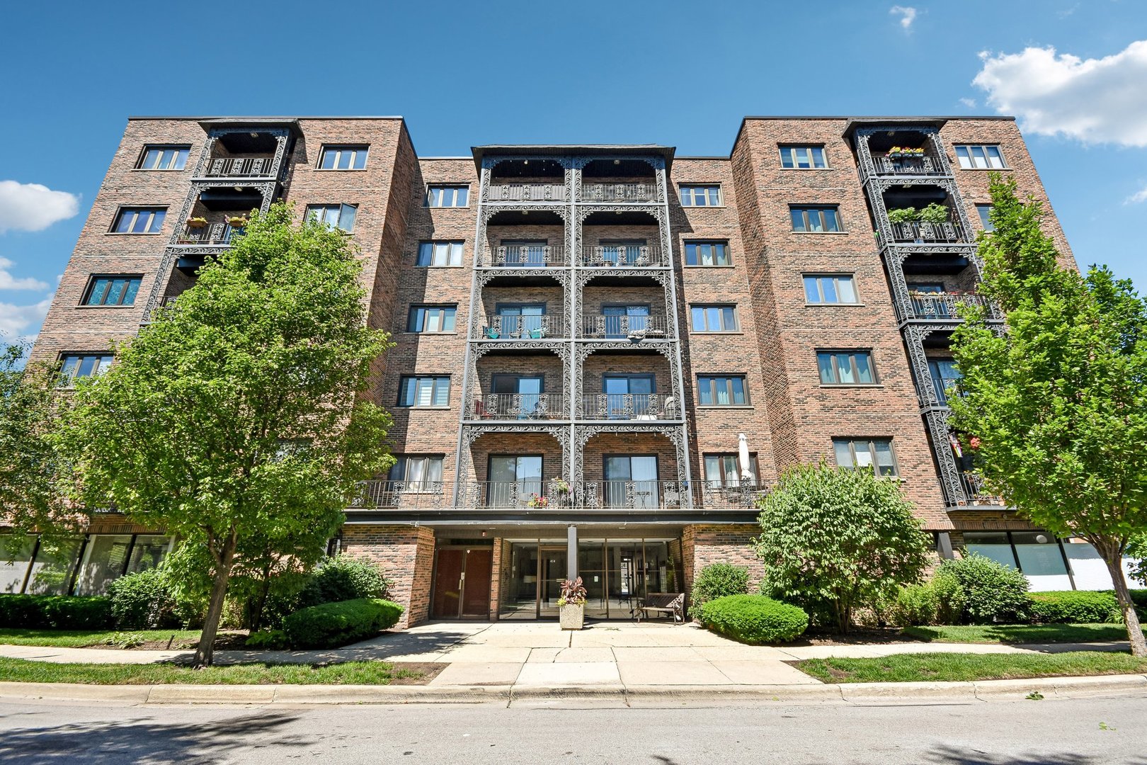 Homes for sale in River Forest, IL | 414 Clinton Pl #502, River Forest, IL 60305 | MLS# 12667132