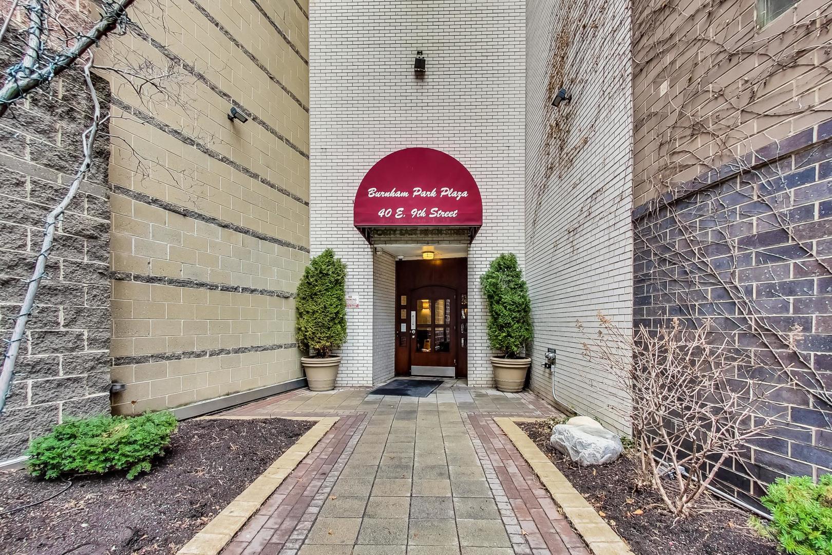 Homes for sale in Chicago, IL | 40 E 9Th St, Chicago, IL 60605