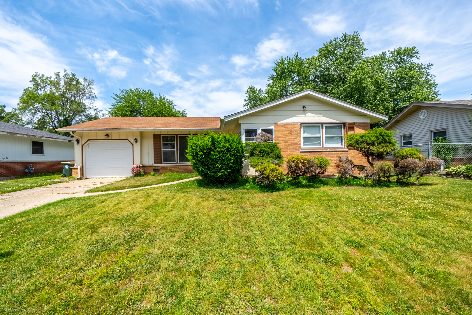 Homes for sale in Elk Grove Village, IL | 214 Greenbriar St, Elk Grove Village, IL 60007 | MLS# 12667172
