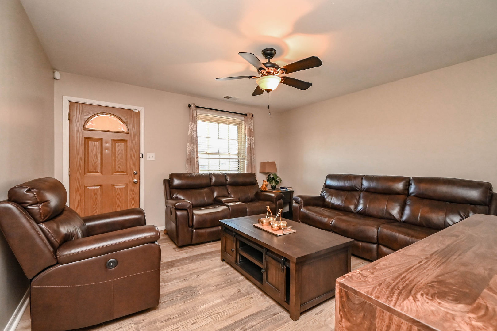 Homes for sale in Gurnee, IL | 5150 Winona Ln, Gurnee, IL 60031 | MLS# 12667301