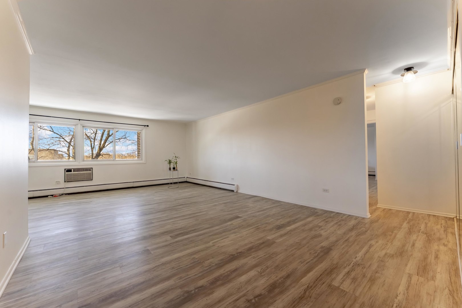 Homes for sale in Skokie, IL | 10015 Beverly Dr #404, Skokie, IL 60076 | MLS# 12667362