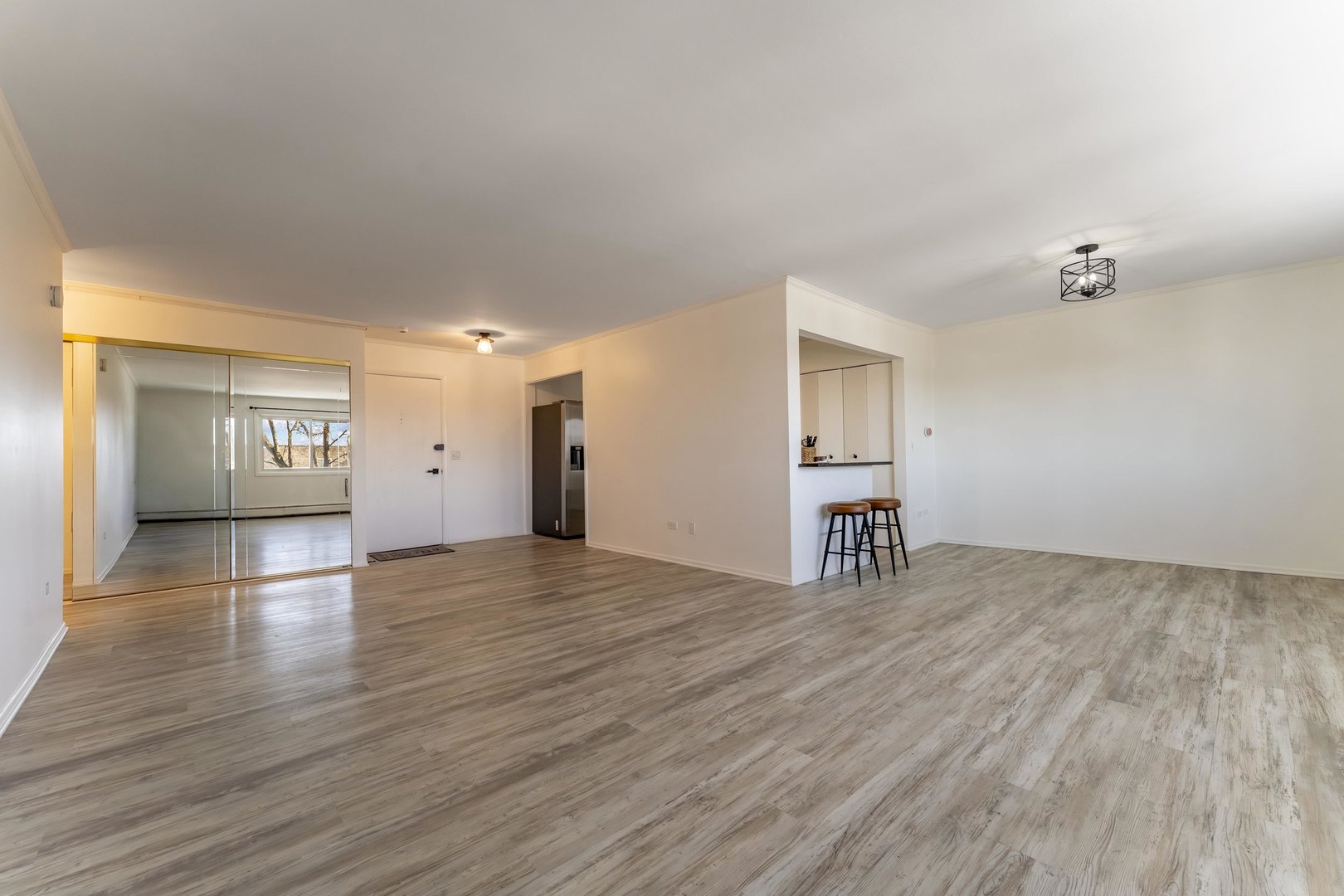 Homes for sale in Skokie, IL | 10015 Beverly Dr #404, Skokie, IL 60076 | MLS# 12667362