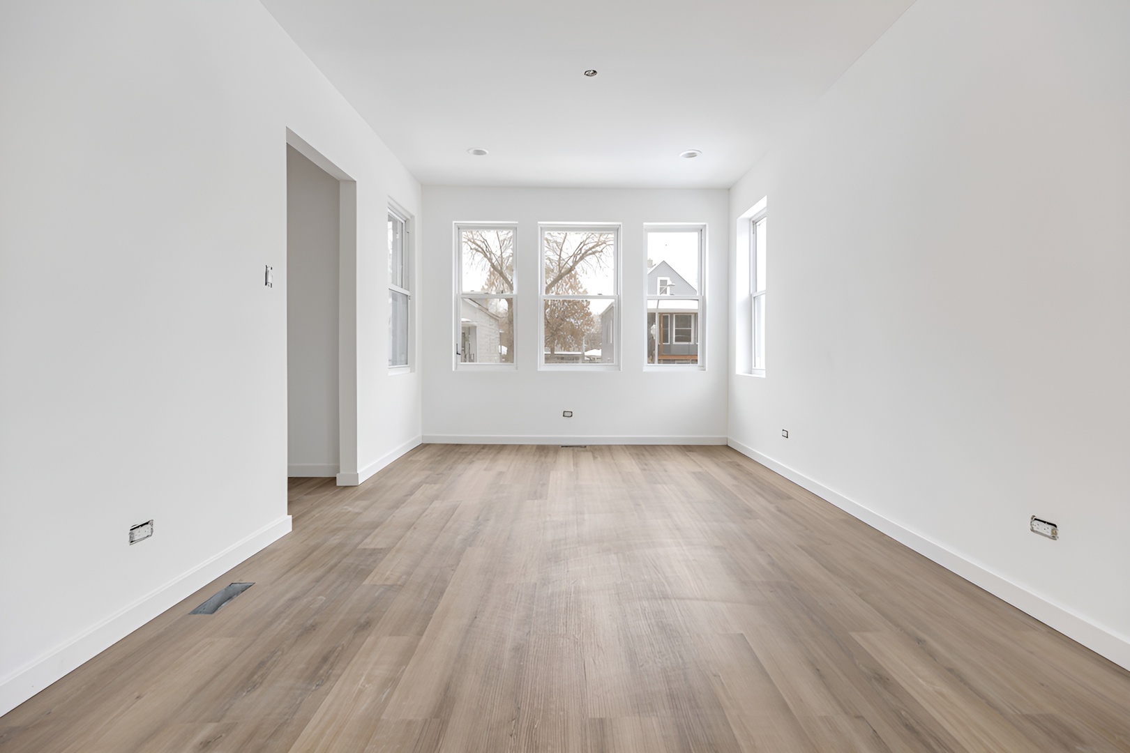 Homes for sale in Chicago, IL | 8528 S Escanaba Ave, Chicago, IL 60617 | MLS# 12667379