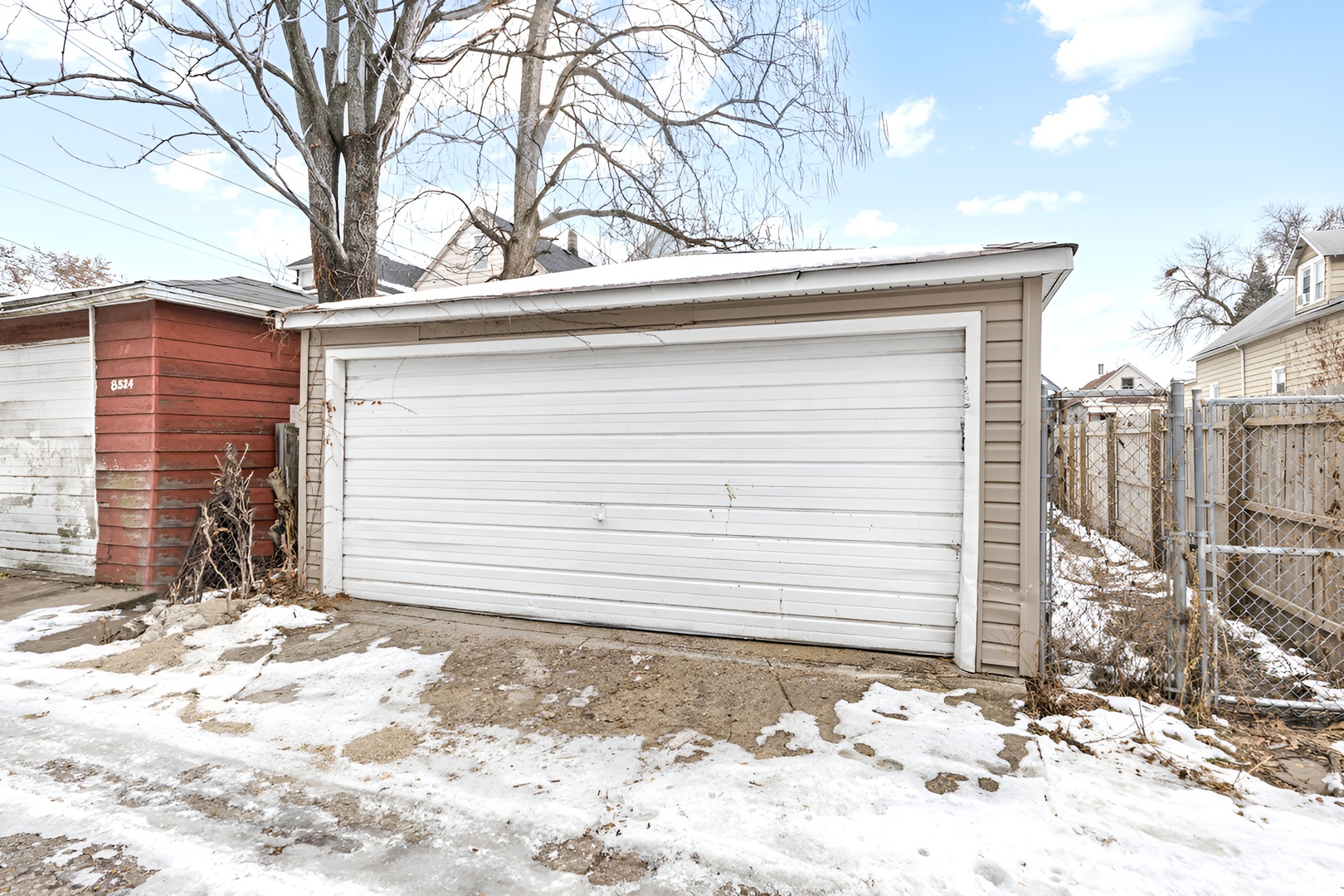 Homes for sale in Chicago, IL | 8528 S Escanaba Ave, Chicago, IL 60617 | MLS# 12667379