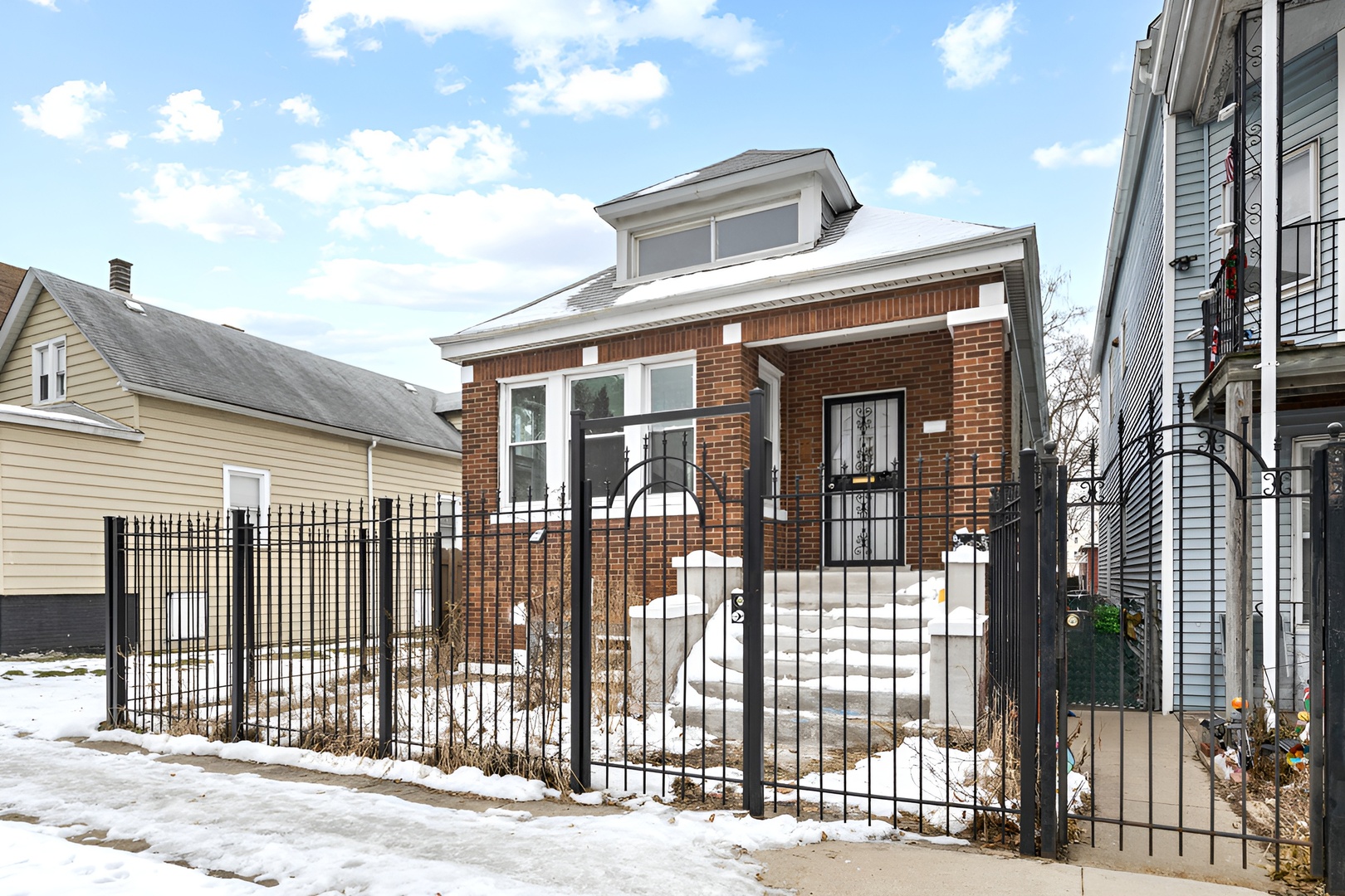 Homes for sale in Chicago, IL | 8528 S Escanaba Ave, Chicago, IL 60617 | MLS# 12667379