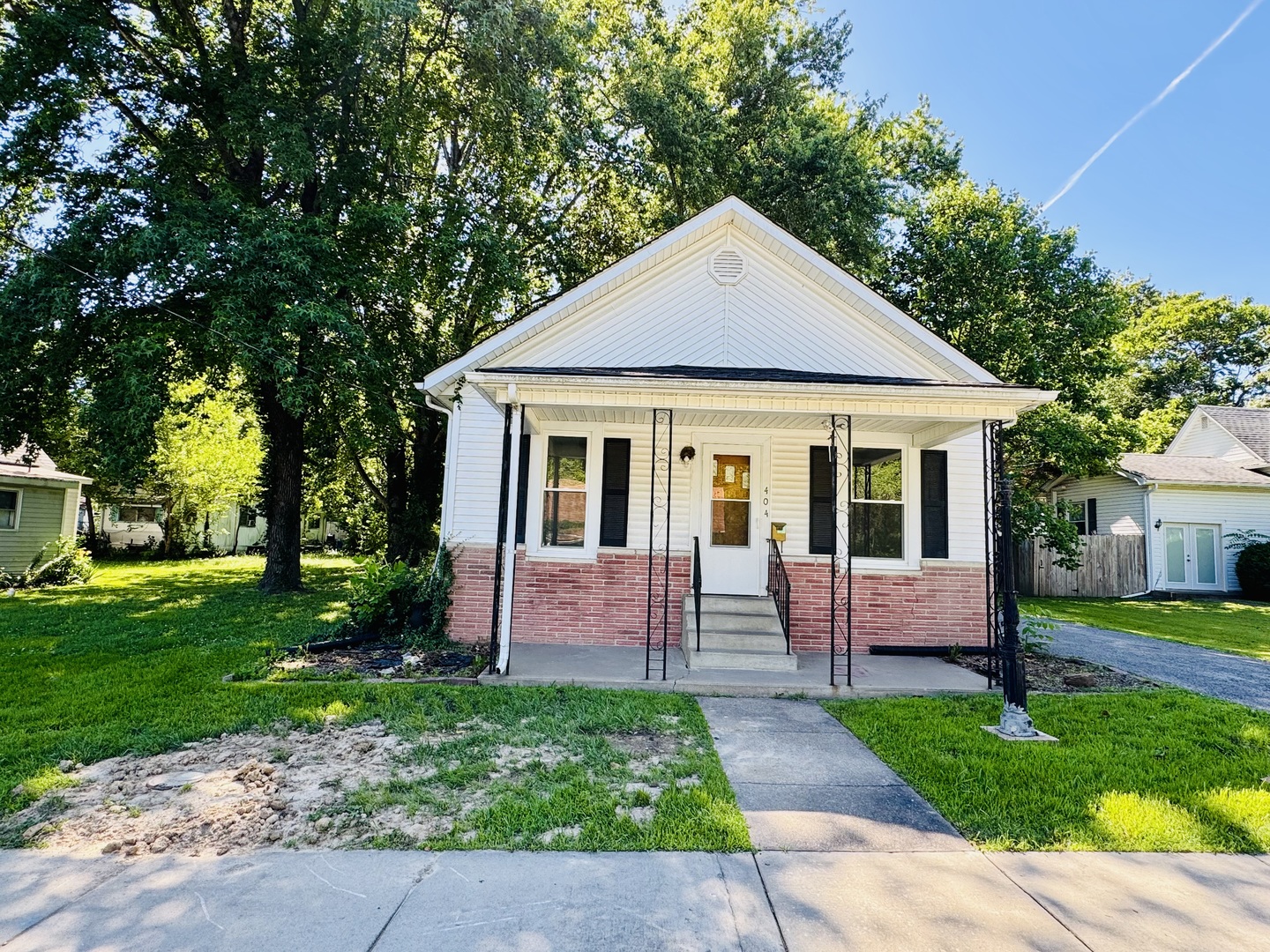 Homes for sale in Marion, IL | 404 N Otis St, Marion, IL 62959 | MLS# 12667483