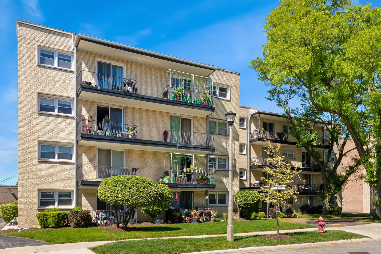 Homes for sale in Skokie, IL | 5214 Galitz St #205, Skokie, IL 60077 | MLS# 12667652