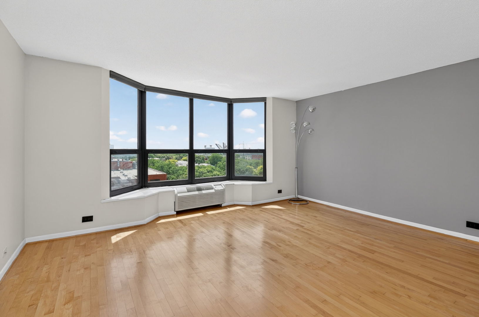 Homes for sale in Chicago, IL | 901 S Plymouth Ct, Chicago, IL 60605