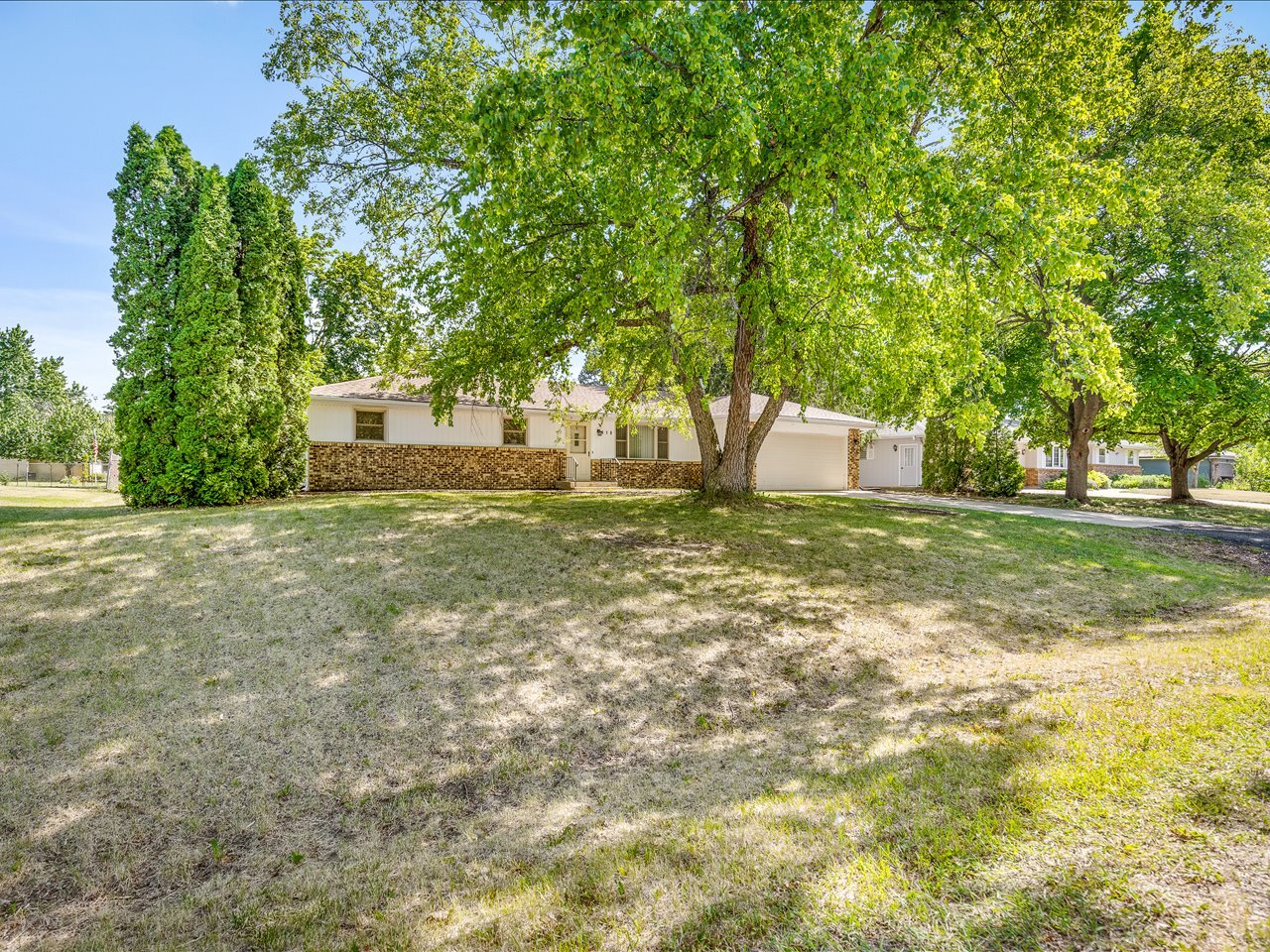 Homes for sale in Machesney Park, IL | 619 Windfield Ln, Machesney Park, IL 61115 | MLS# 12667797
