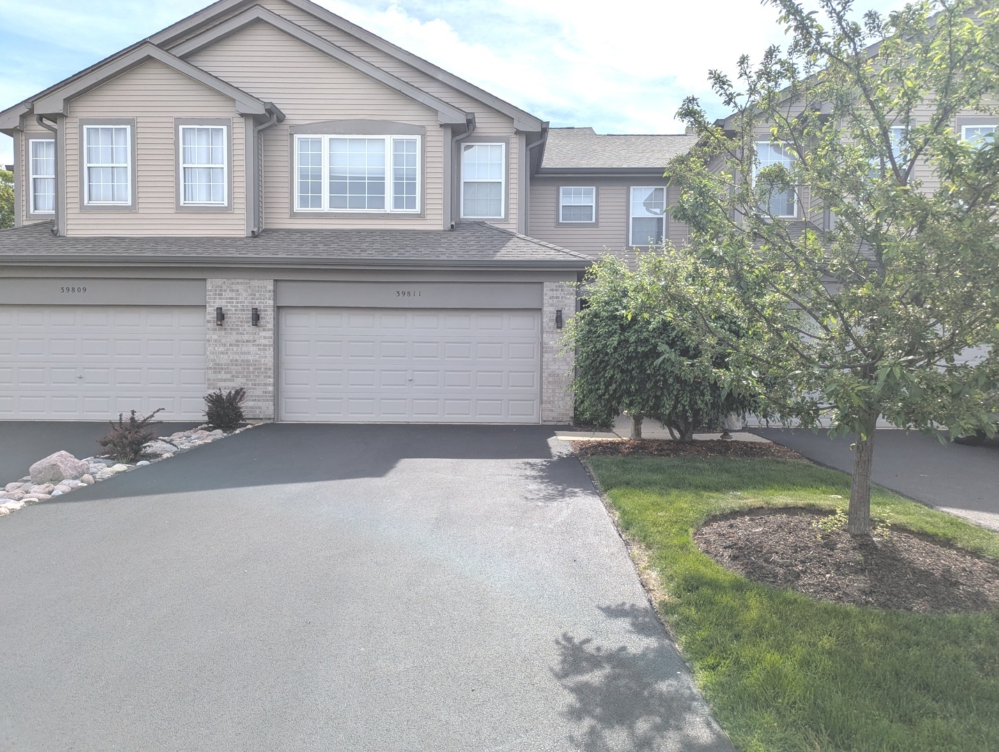 Homes for sale in Antioch, IL | 39811 N Long Dr #2, Antioch, IL 60002 | MLS# 12667874