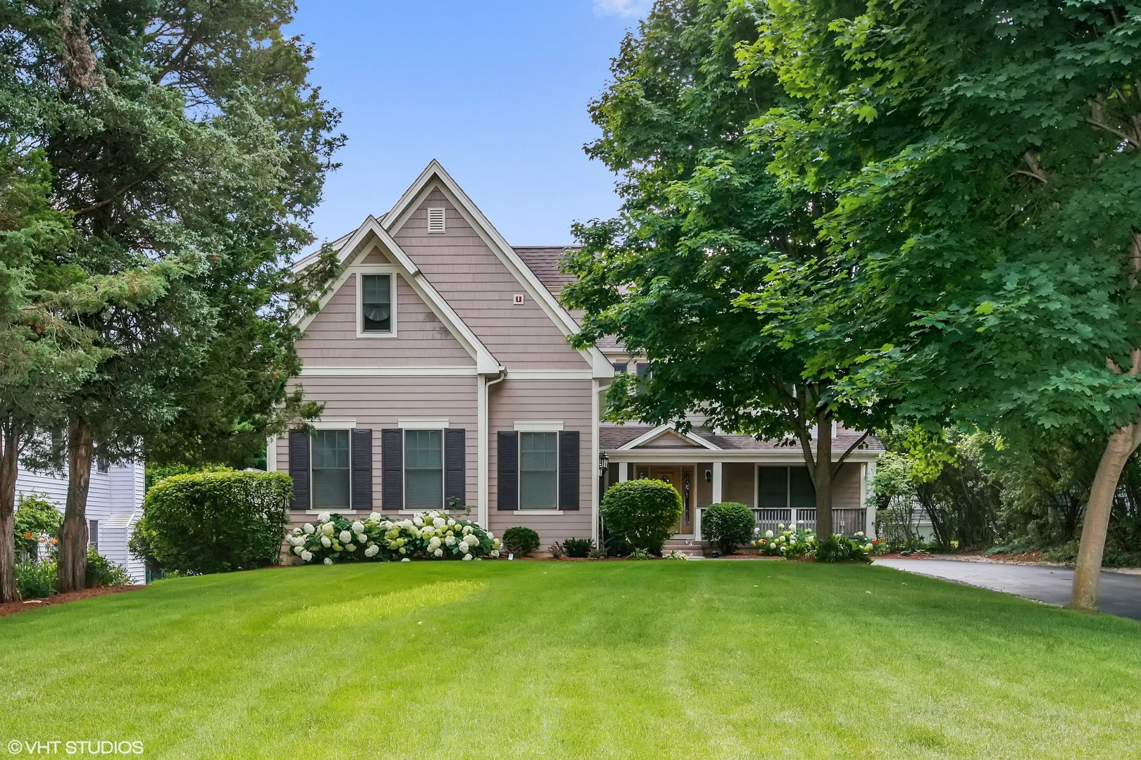 Homes for sale in Libertyville, IL | 141 Walnut St, Libertyville, IL 60048 | MLS# 12667904