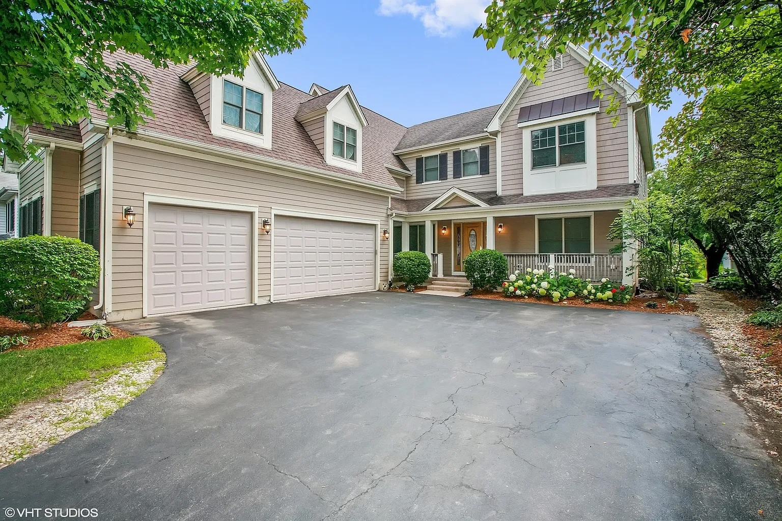 Homes for sale in Libertyville, IL | 141 Walnut St, Libertyville, IL 60048 | MLS# 12667904