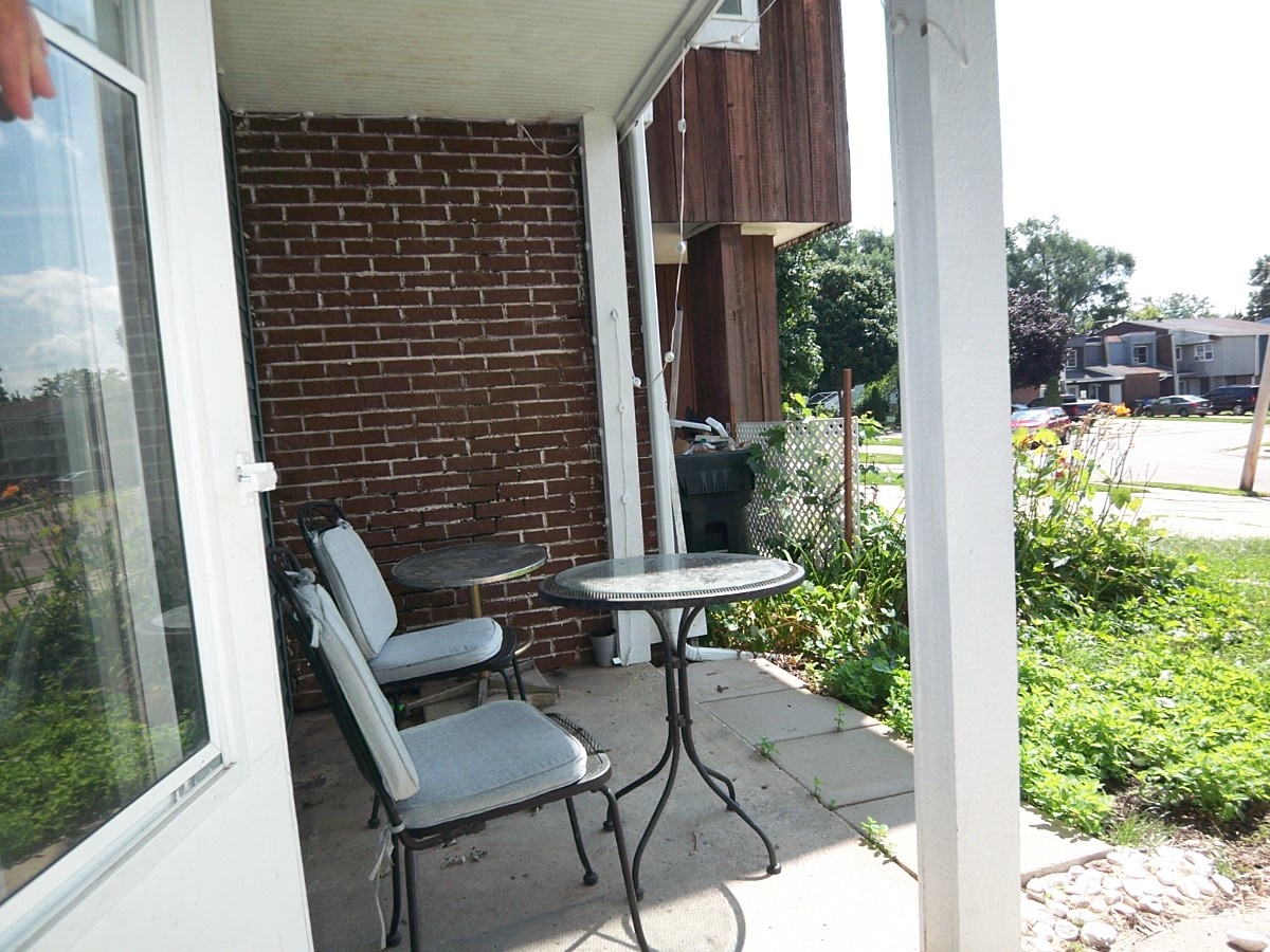 43rd image of 2020 Berkshire Cir #H, Carpentersville, IL 60110 | MLS# 12667964