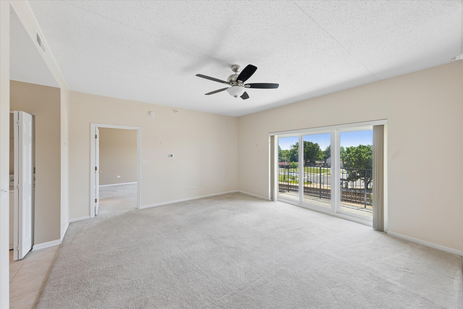 Homes for sale in Brookfield, IL | 8822 Brookfield Ave #405, Brookfield, IL 60513 | MLS# 12668035