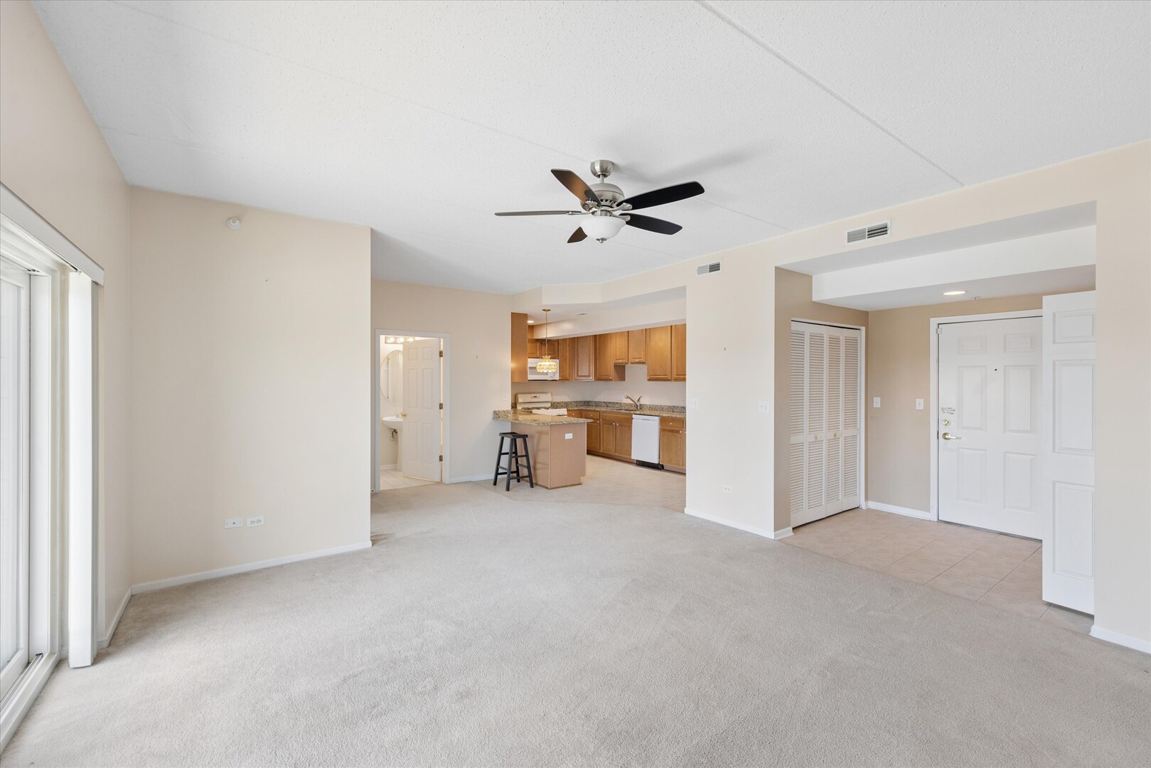 Homes for sale in Brookfield, IL | 8822 Brookfield Ave #405, Brookfield, IL 60513 | MLS# 12668035