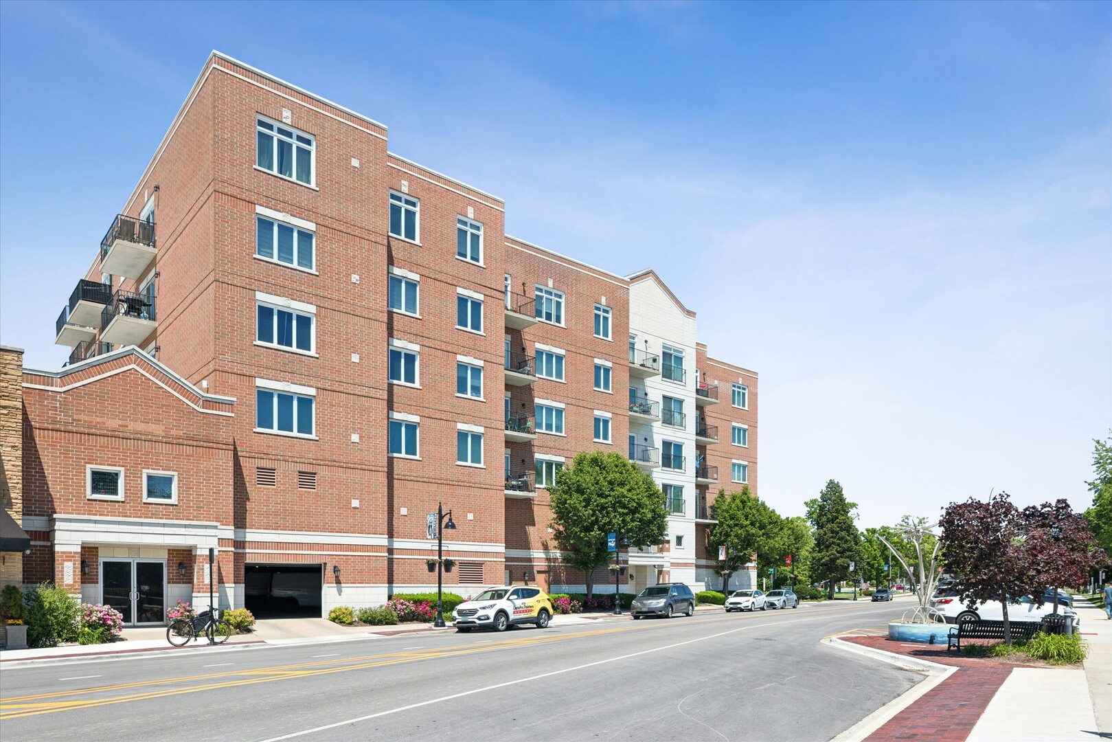 Homes for sale in Brookfield, IL | 8822 Brookfield Ave #405, Brookfield, IL 60513 | MLS# 12668035